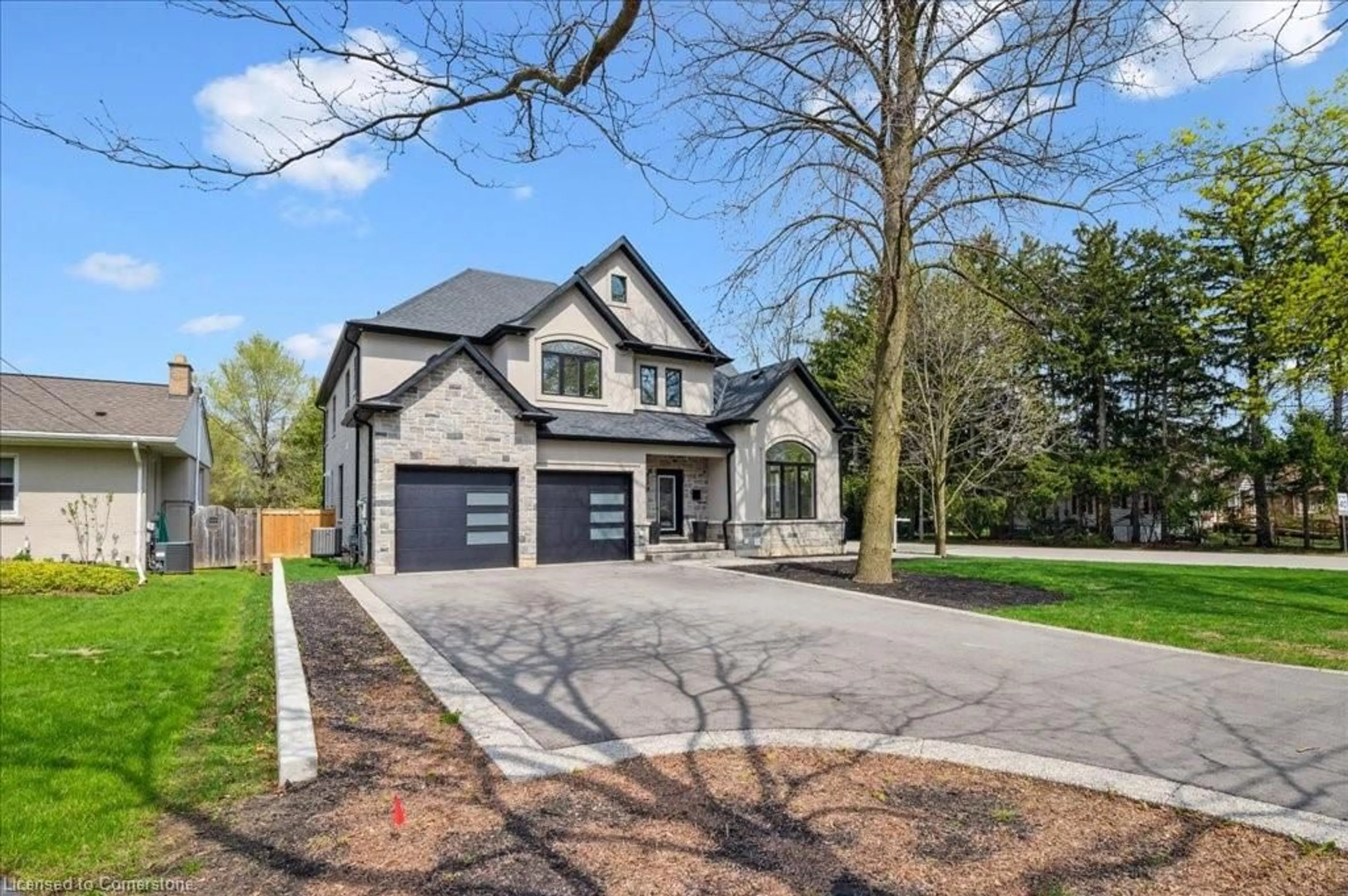 Home with brick exterior material, street for 817 King Rd, Burlington Ontario L7T 3K8