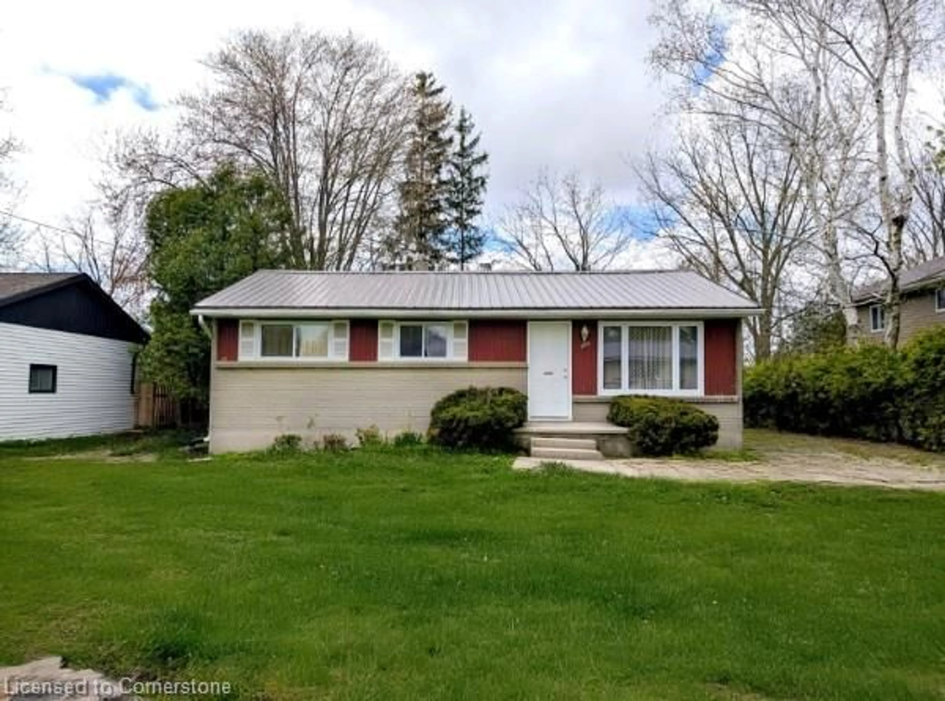 Home with vinyl exterior material, street for 323 Marlborough St St, Exeter Ontario N0M 1S2