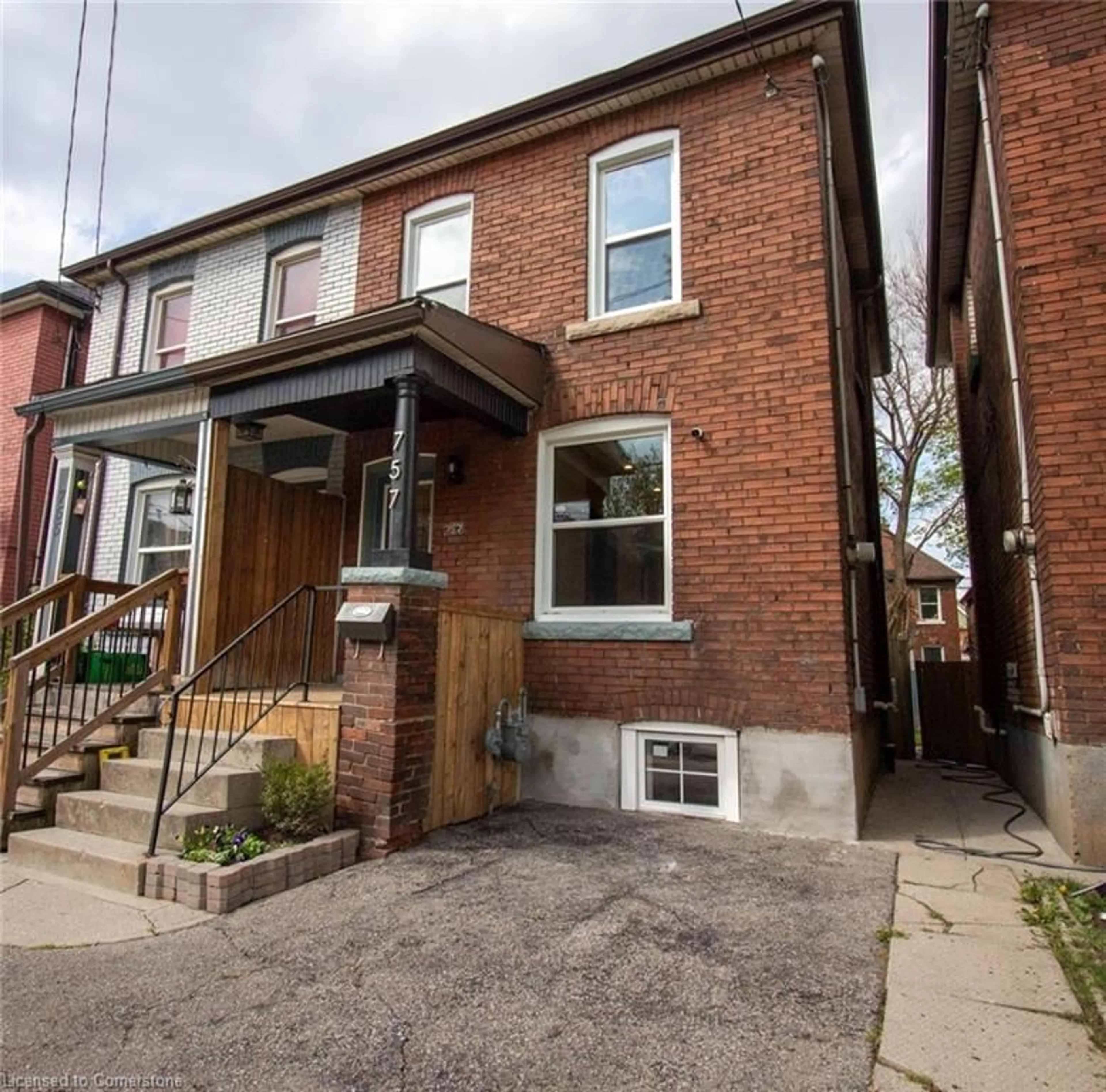 Home with brick exterior material, street for 757 Cannon St, Hamilton Ontario L8L 2H1