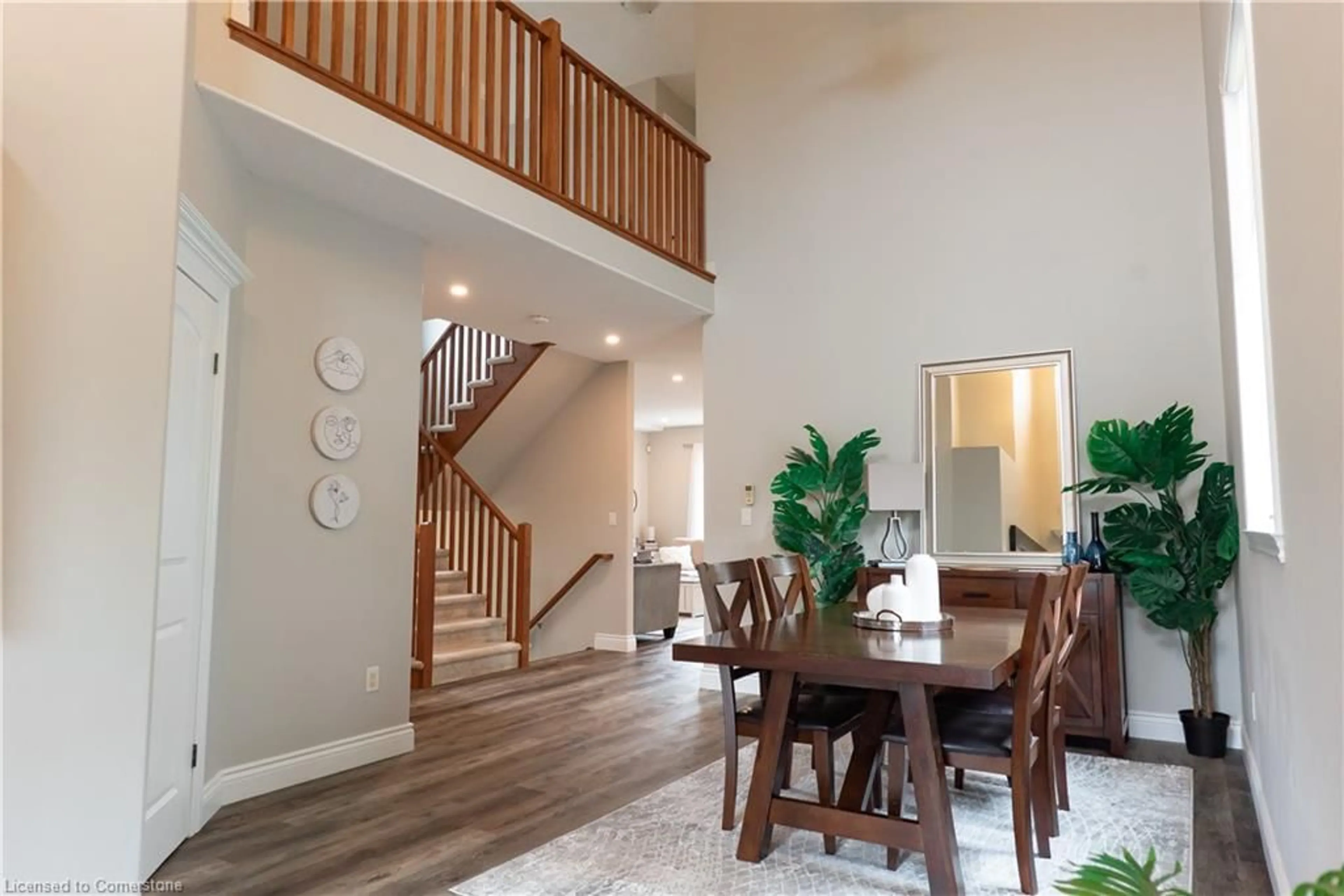 Indoor entryway for 4303 Arejay Ave, Beamsville Ontario L3J 0P8