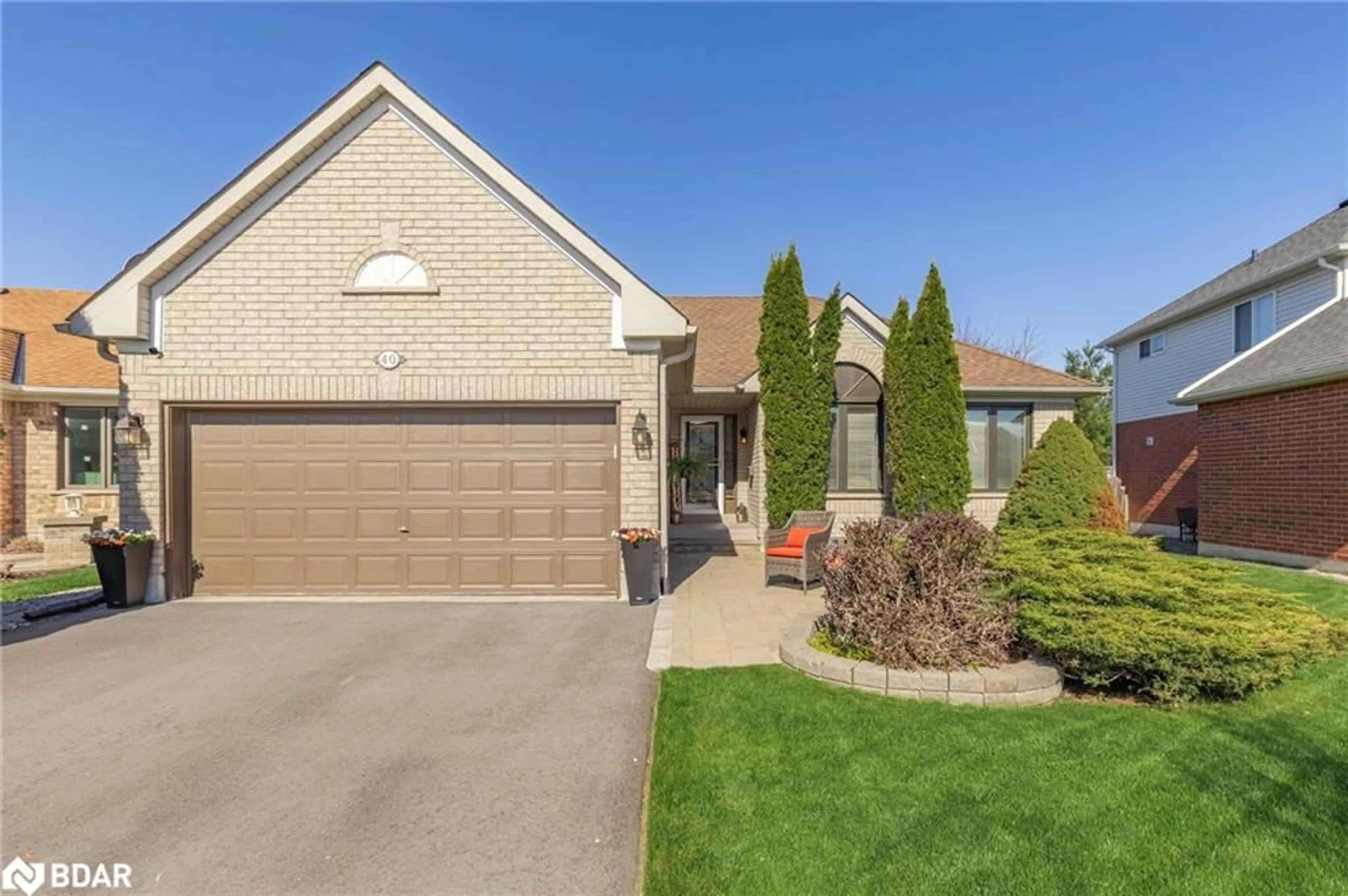 Home with brick exterior material, street for 40 Country Lane, Barrie Ontario L4N 0E8