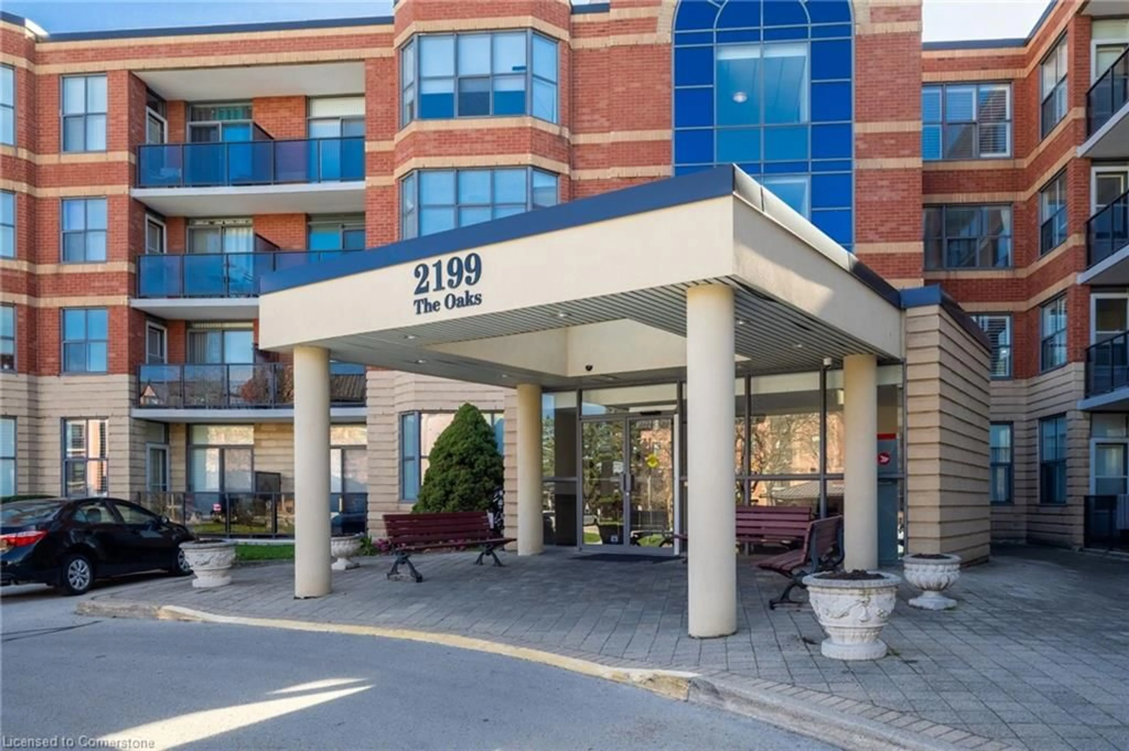 Patio, building for 2199 Sixth Line #314, Oakville Ontario L6H 5V3