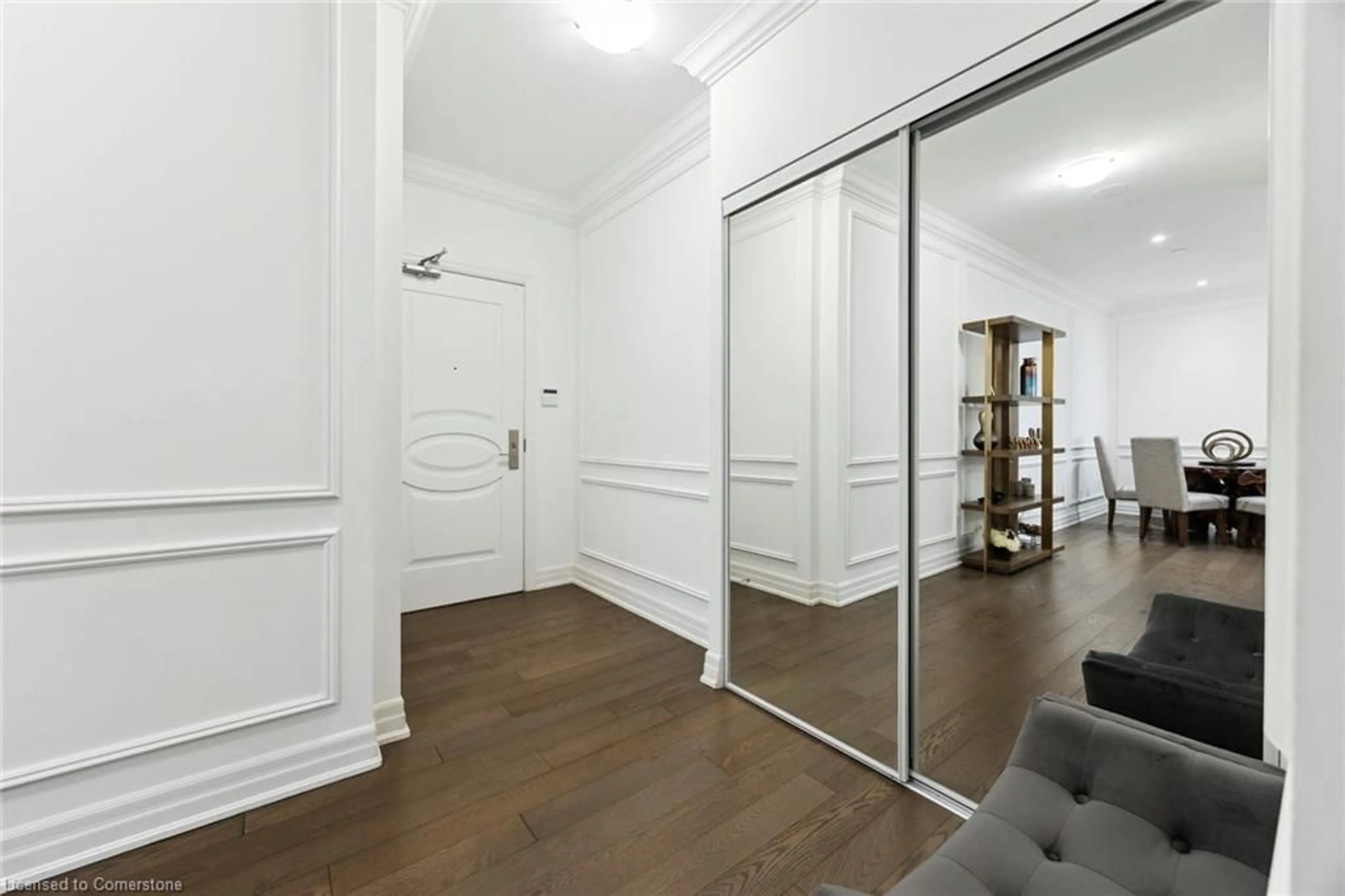 Indoor foyer for 9075 Jane St #204, Concord Ontario L4K 0L7