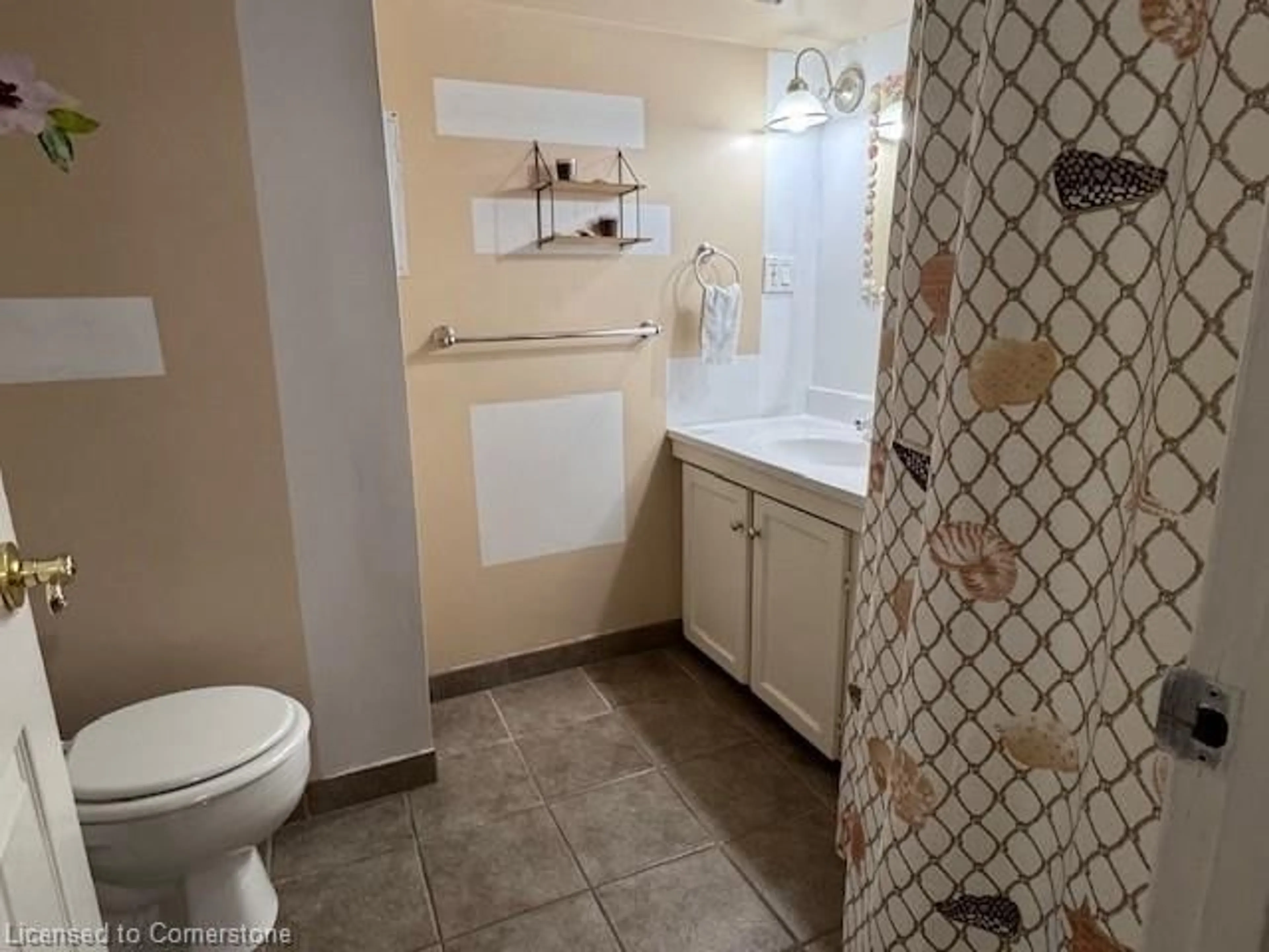 Standard bathroom, ceramic/tile floor for 391 Stone Church Rd #1, Hamilton Ontario L9B 2H2