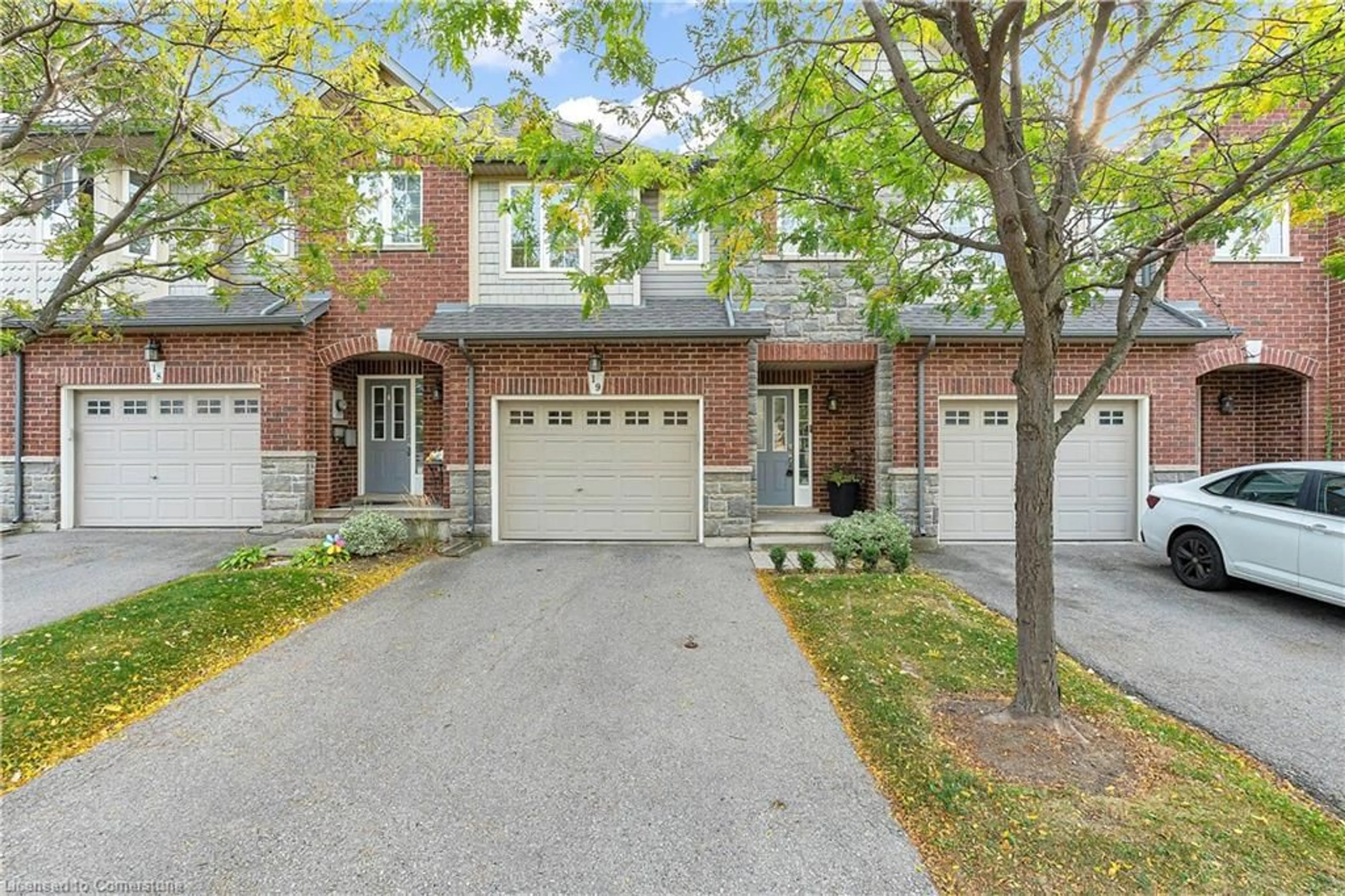 Home with brick exterior material, street for 40 Dartmouth Gate #19, Stoney Creek Ontario L8E 0B9