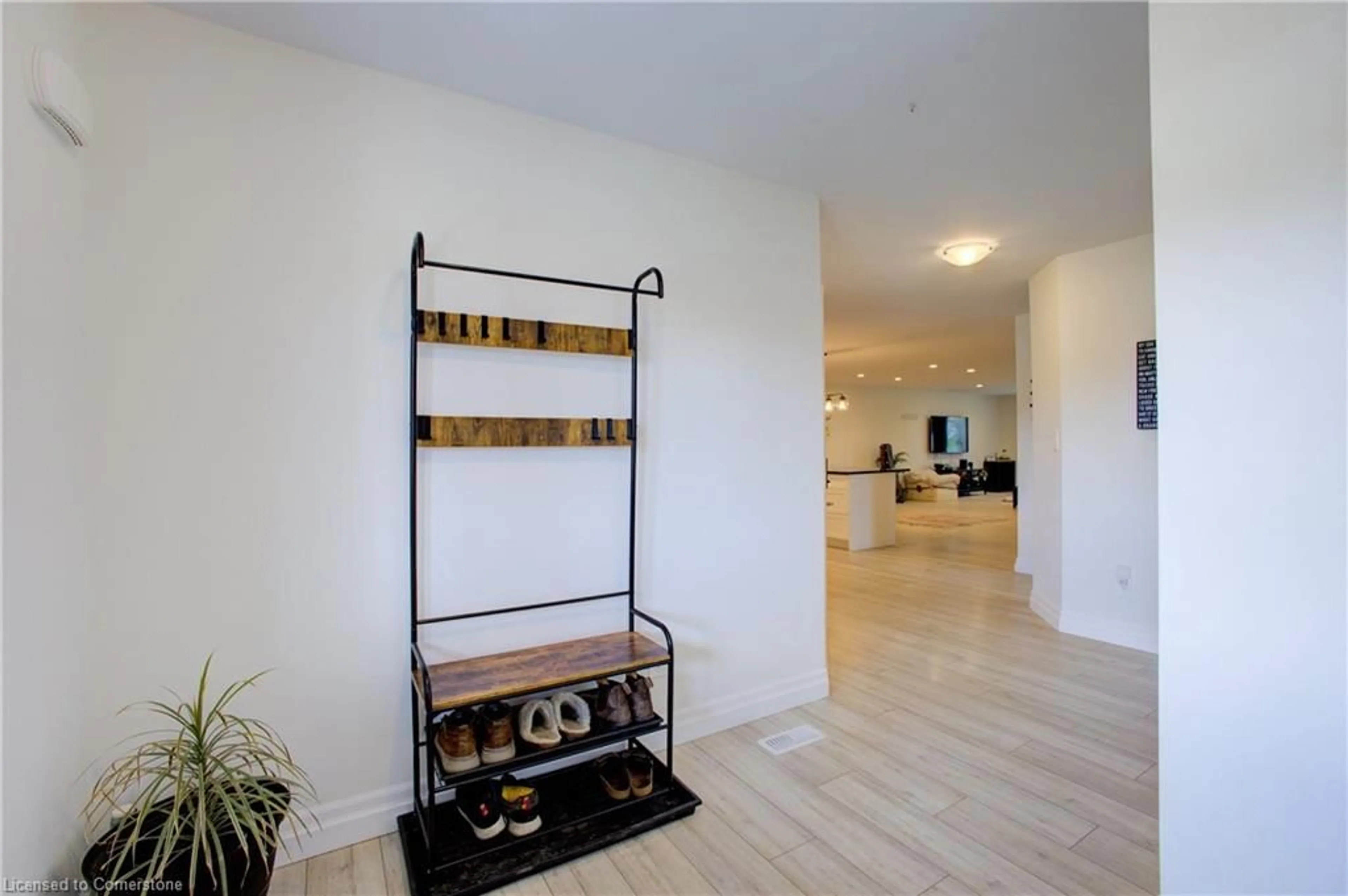 Indoor entryway for 11 Malcolm Crescent Cres, Listowel Ontario N4W 3X8