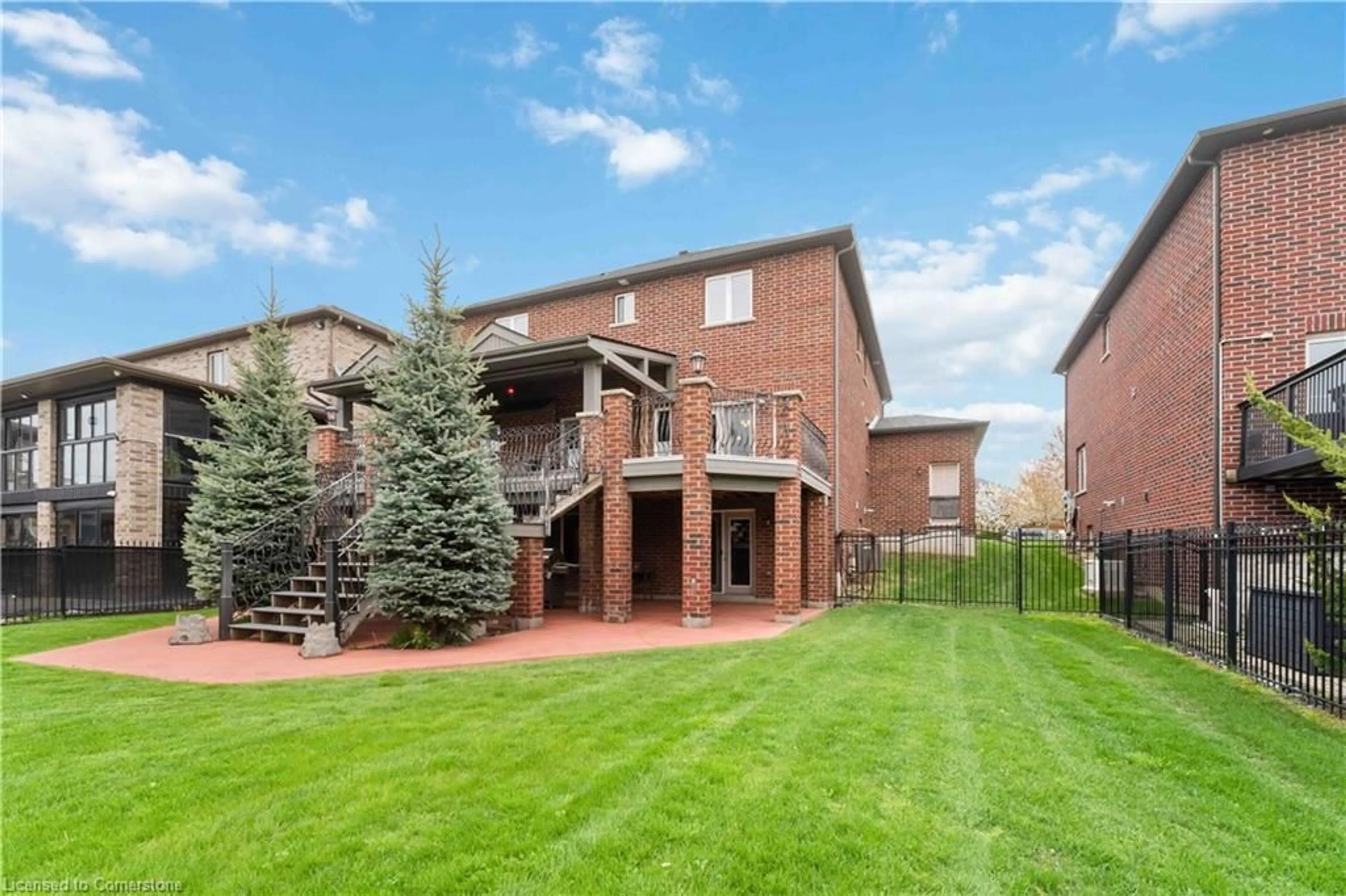 Home with brick exterior material, unknown for 100 Kingsview Dr, Stoney Creek Ontario L8J 3X5