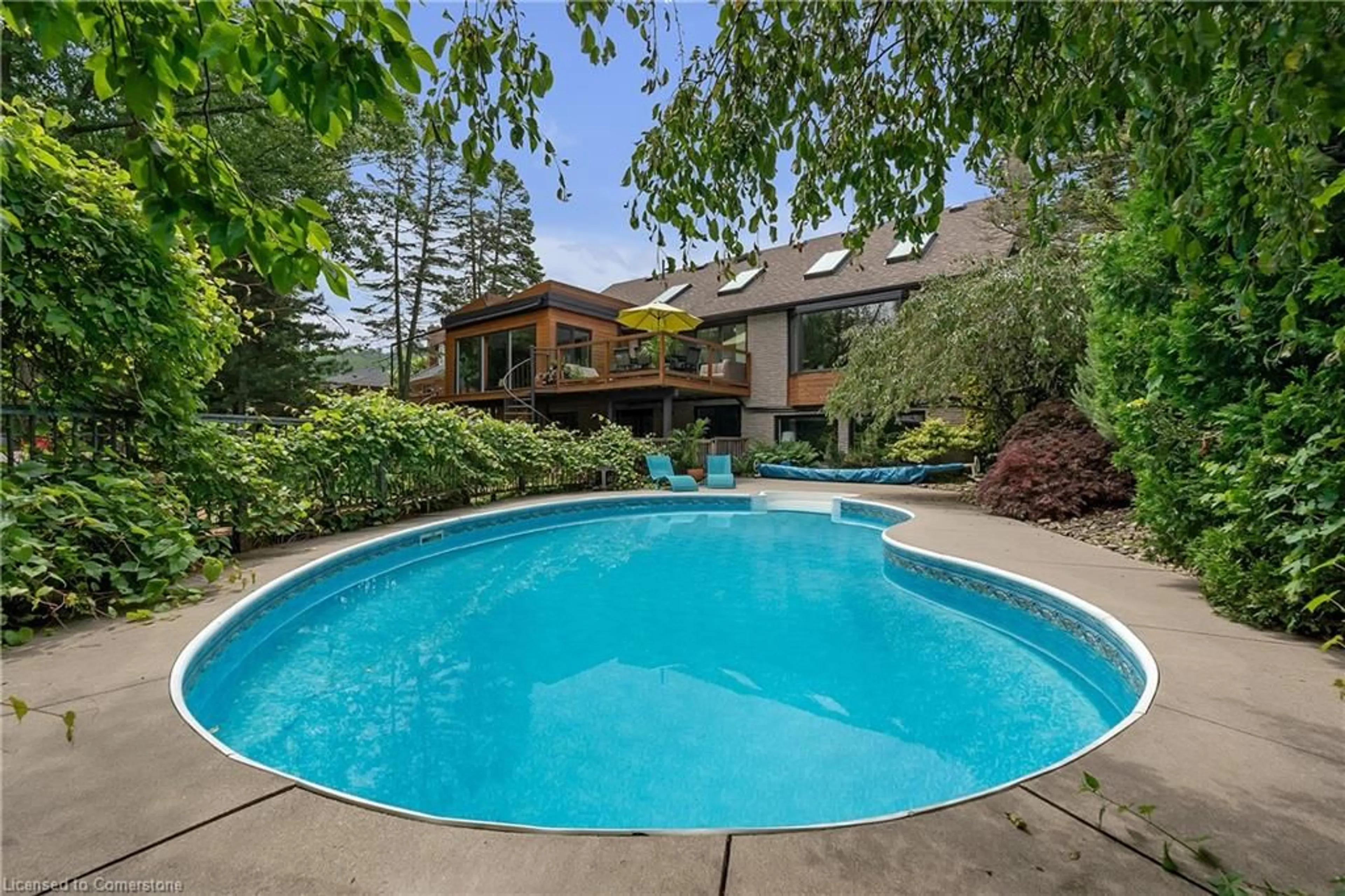 Pool for 39 Hilts Dr, Stoney Creek Ontario L8G 3H5