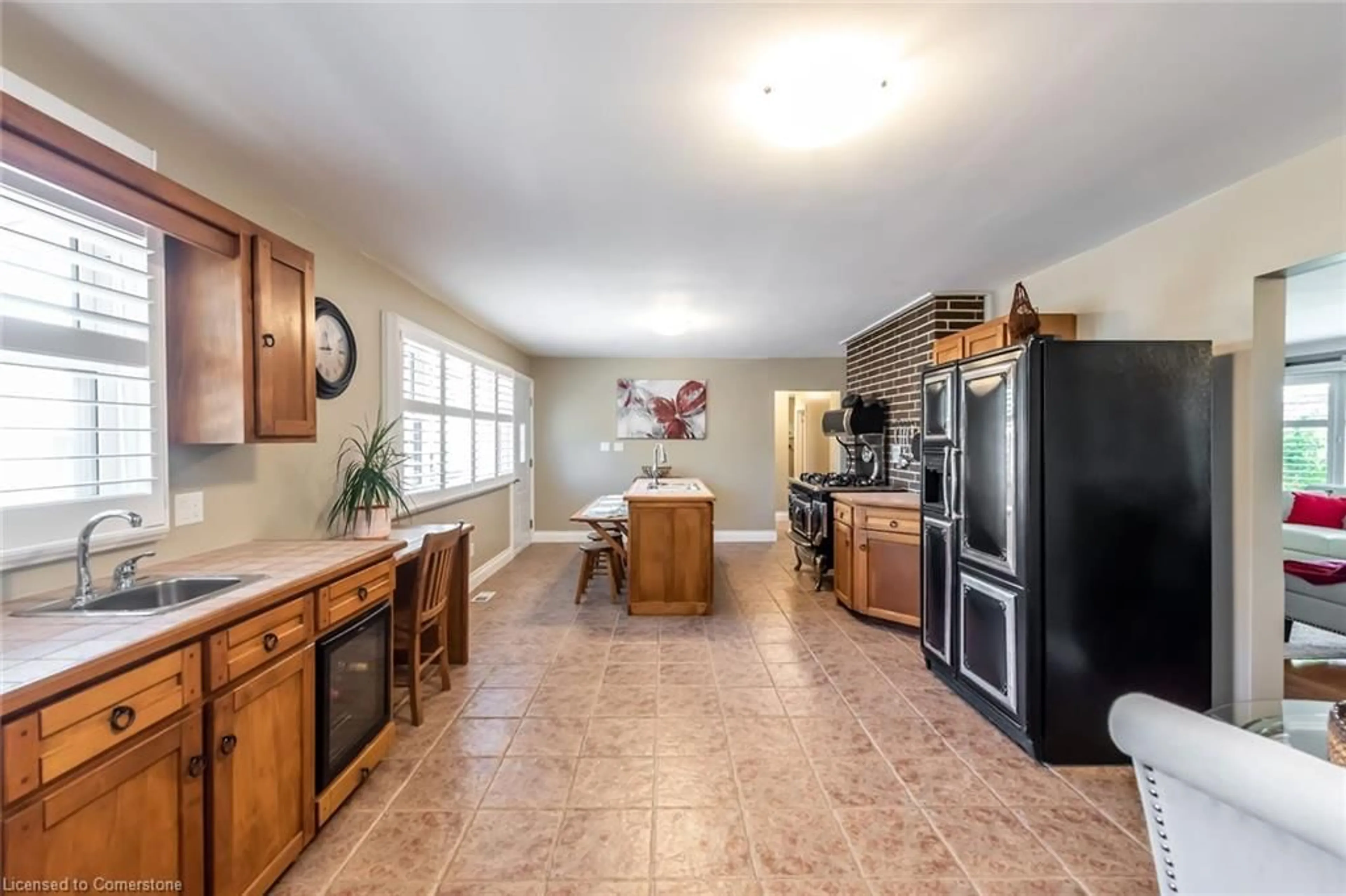 Open concept kitchen, ceramic/tile floor for 162 Victoria Ave, Dunnville Ontario N1A 1A5