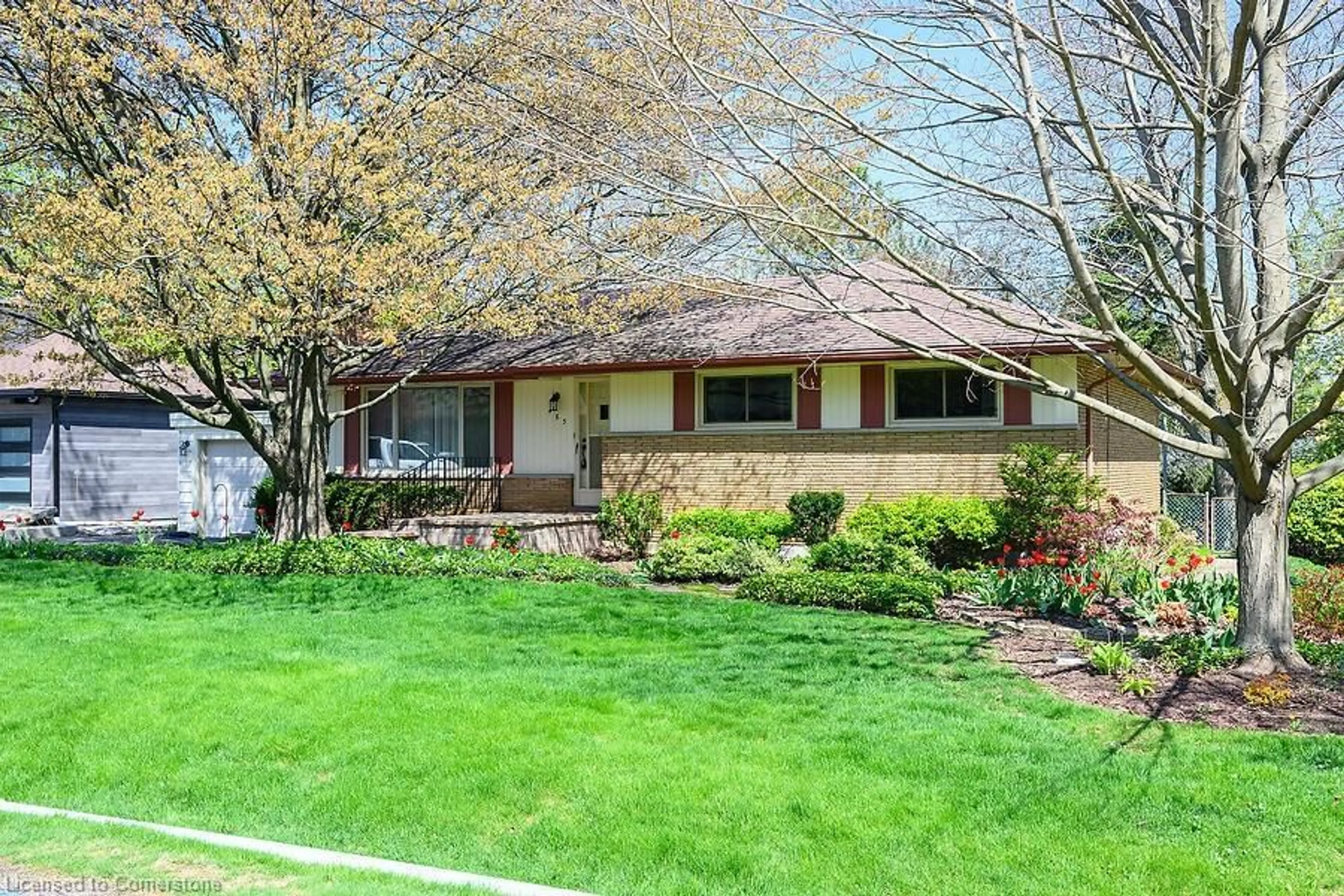 Home with vinyl exterior material, street for 463 Evergreen Ave, Ancaster Ontario L9G 2P9