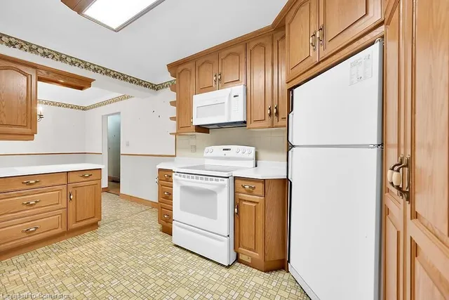 Additional property image - 463 Evergreen Ave