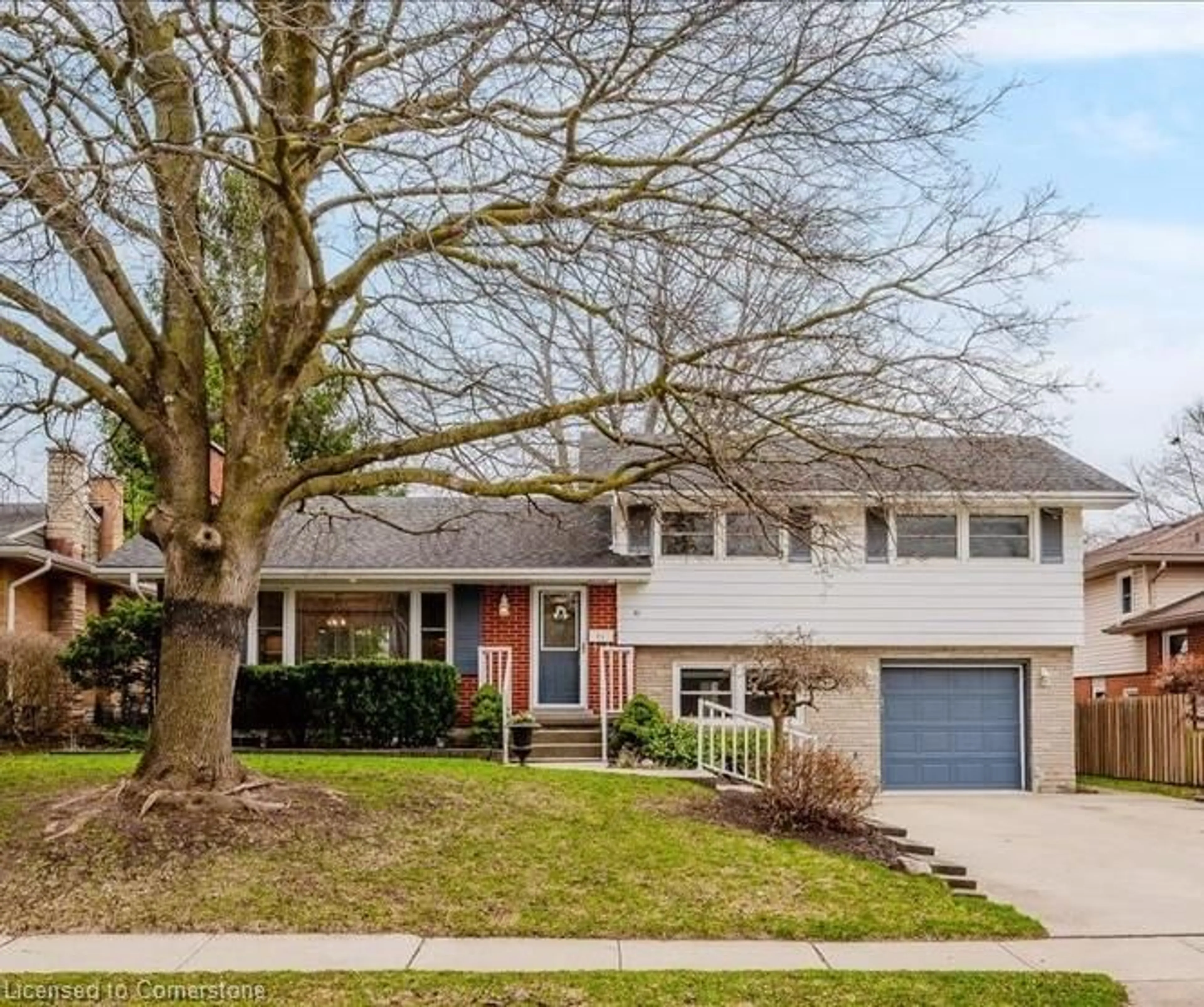 Home with vinyl exterior material, street for 21 Highland Cres, Cambridge Ontario N1S 1L5