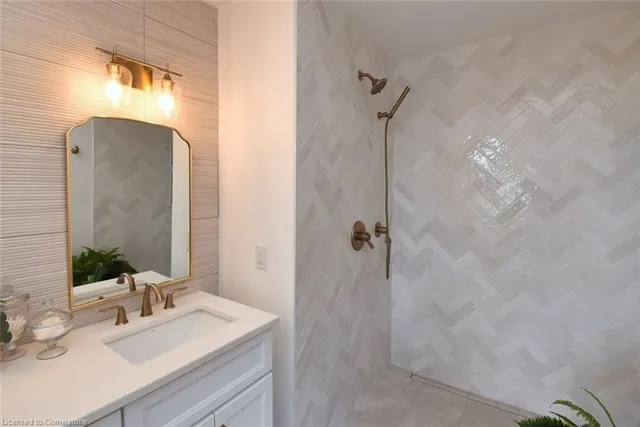 Additional property image - 46 Parkmanor Dr