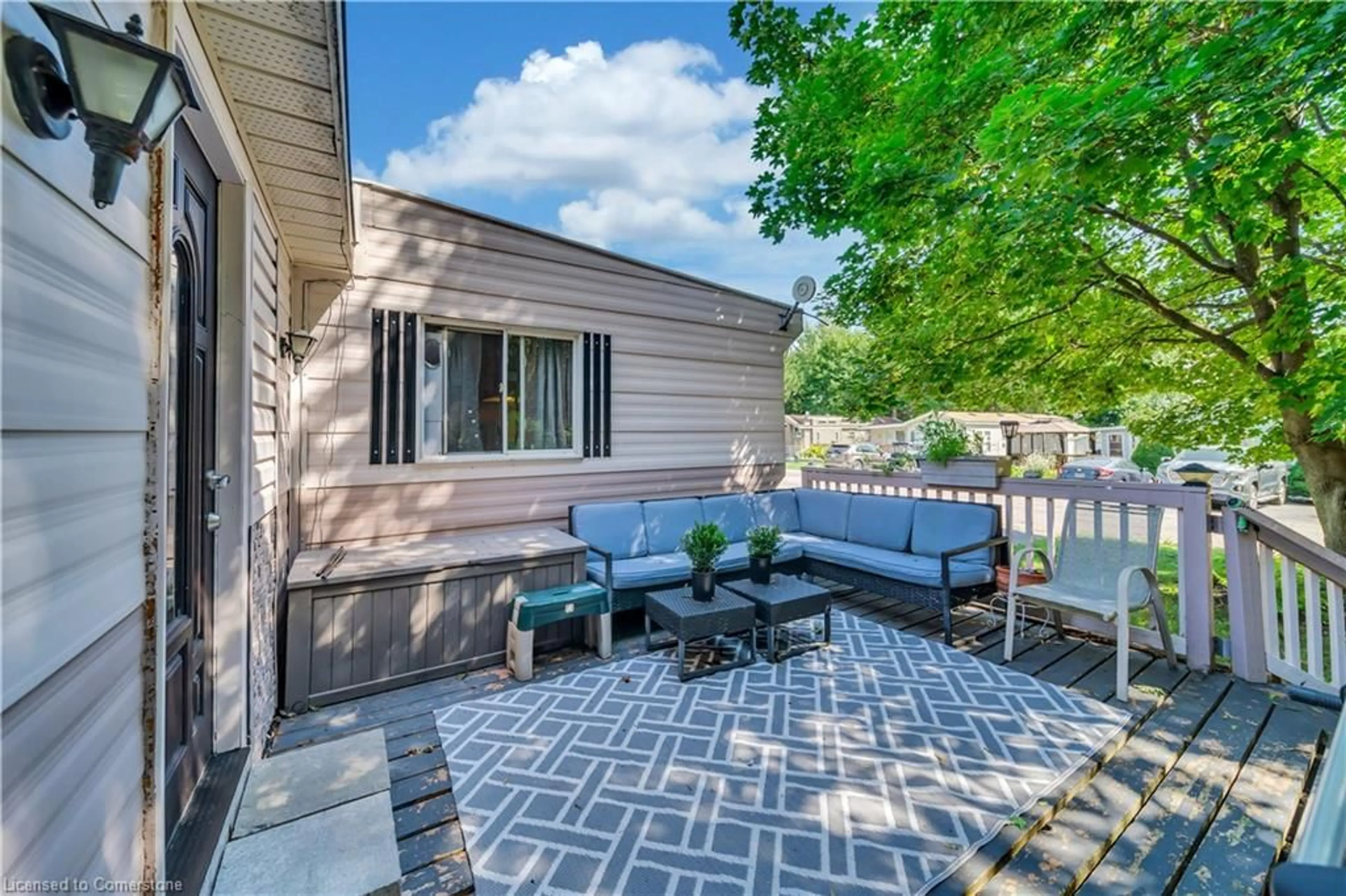 Patio, street for 580 Beaver Creek Rd #21, Waterloo Ontario N2J 3Z4