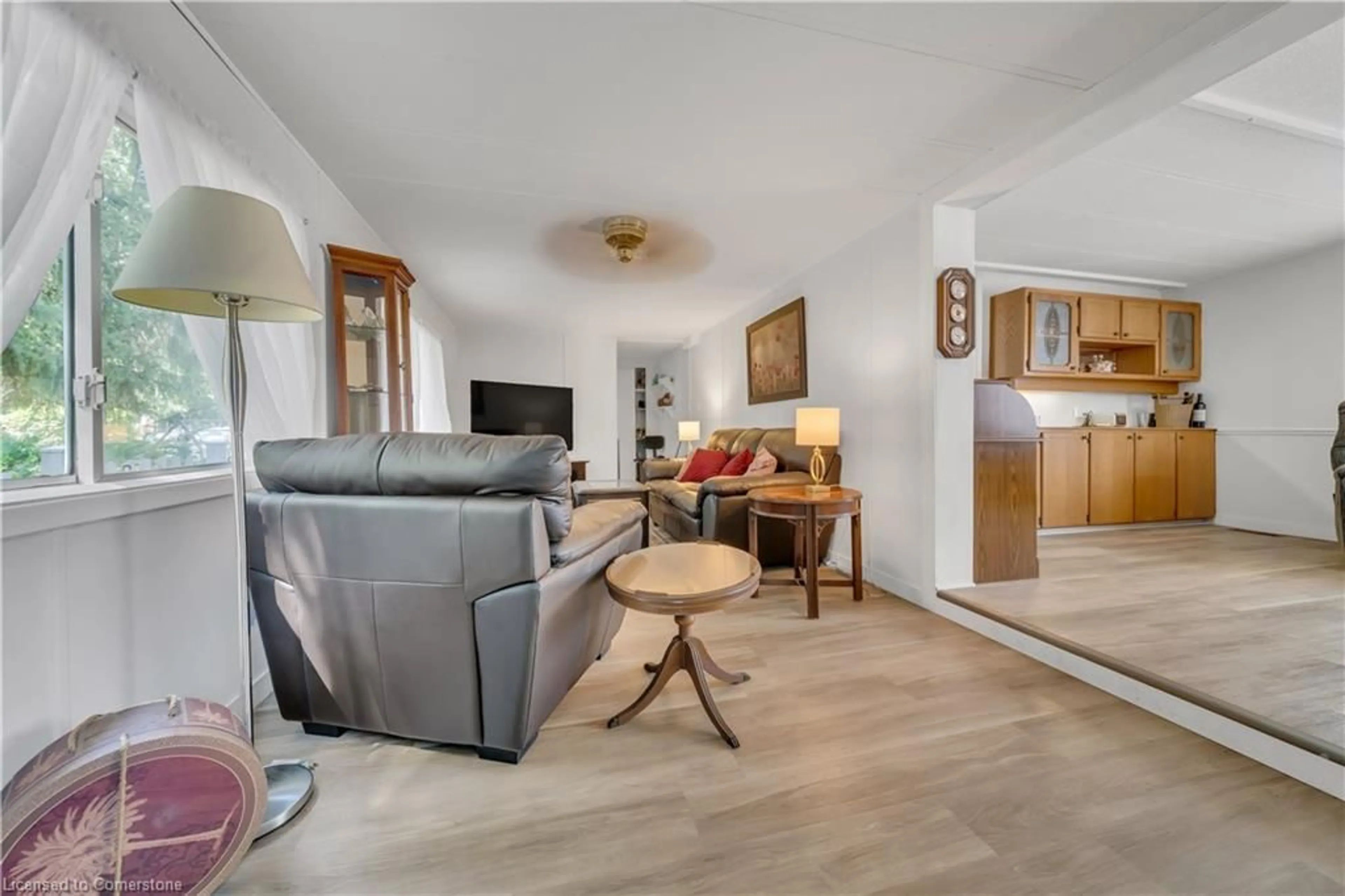 Living room with furniture, unknown for 580 Beaver Creek Rd #21, Waterloo Ontario N2J 3Z4