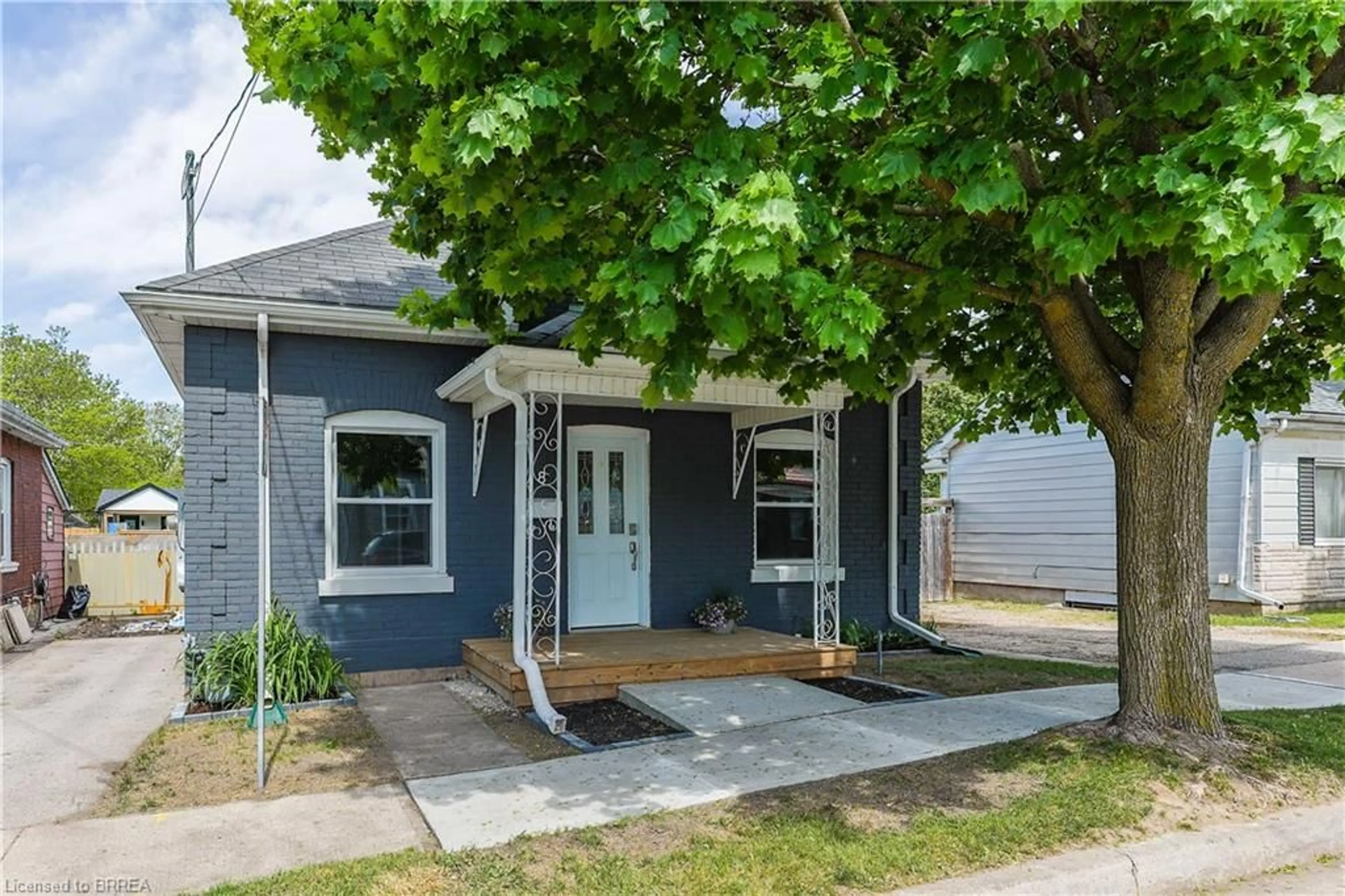 Home with brick exterior material, street for 8 Main St, Brantford Ontario N3R 3X2