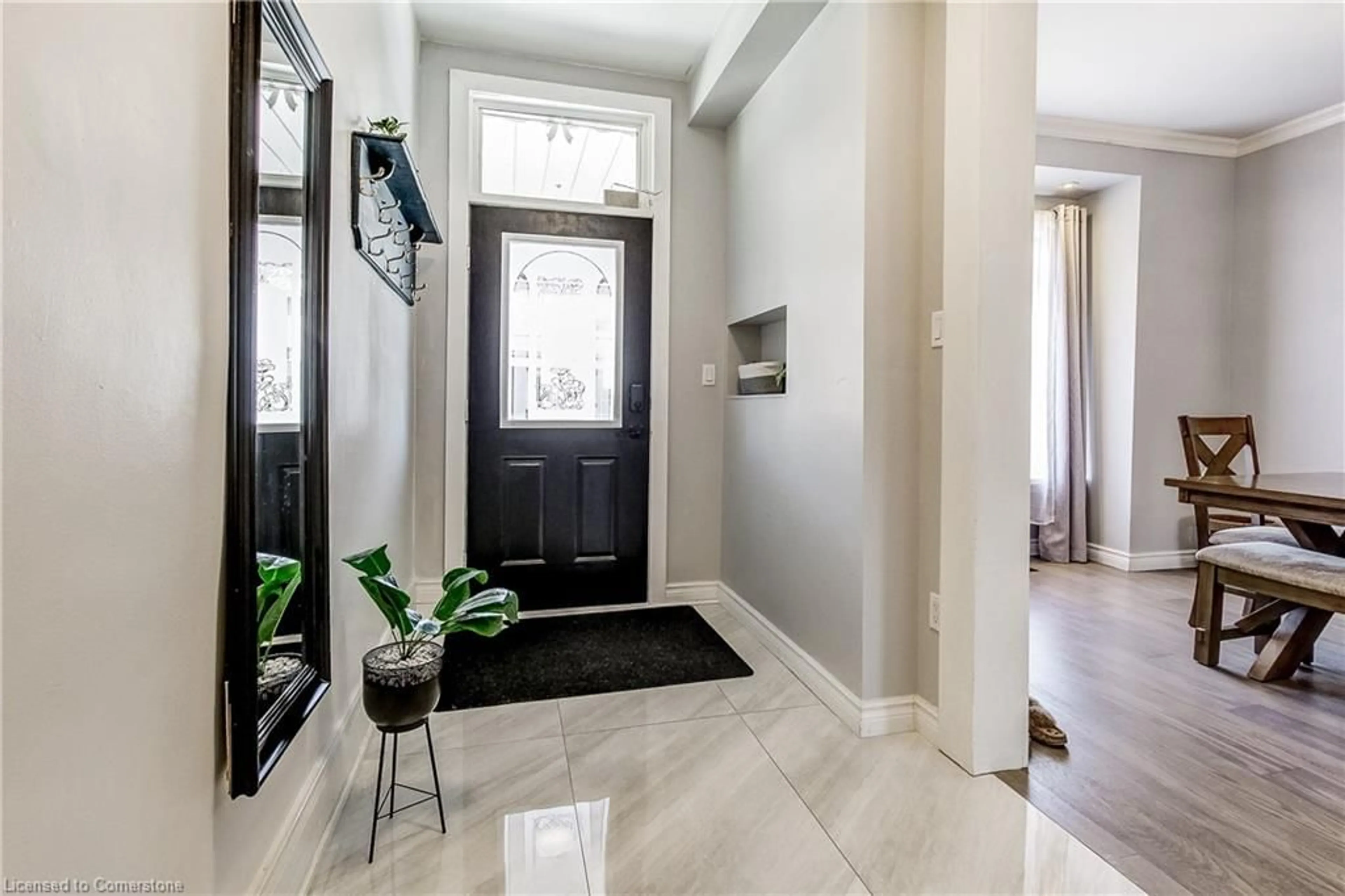 Indoor entryway for 38 Rosemont Ave, Hamilton Ontario L8L 2M3