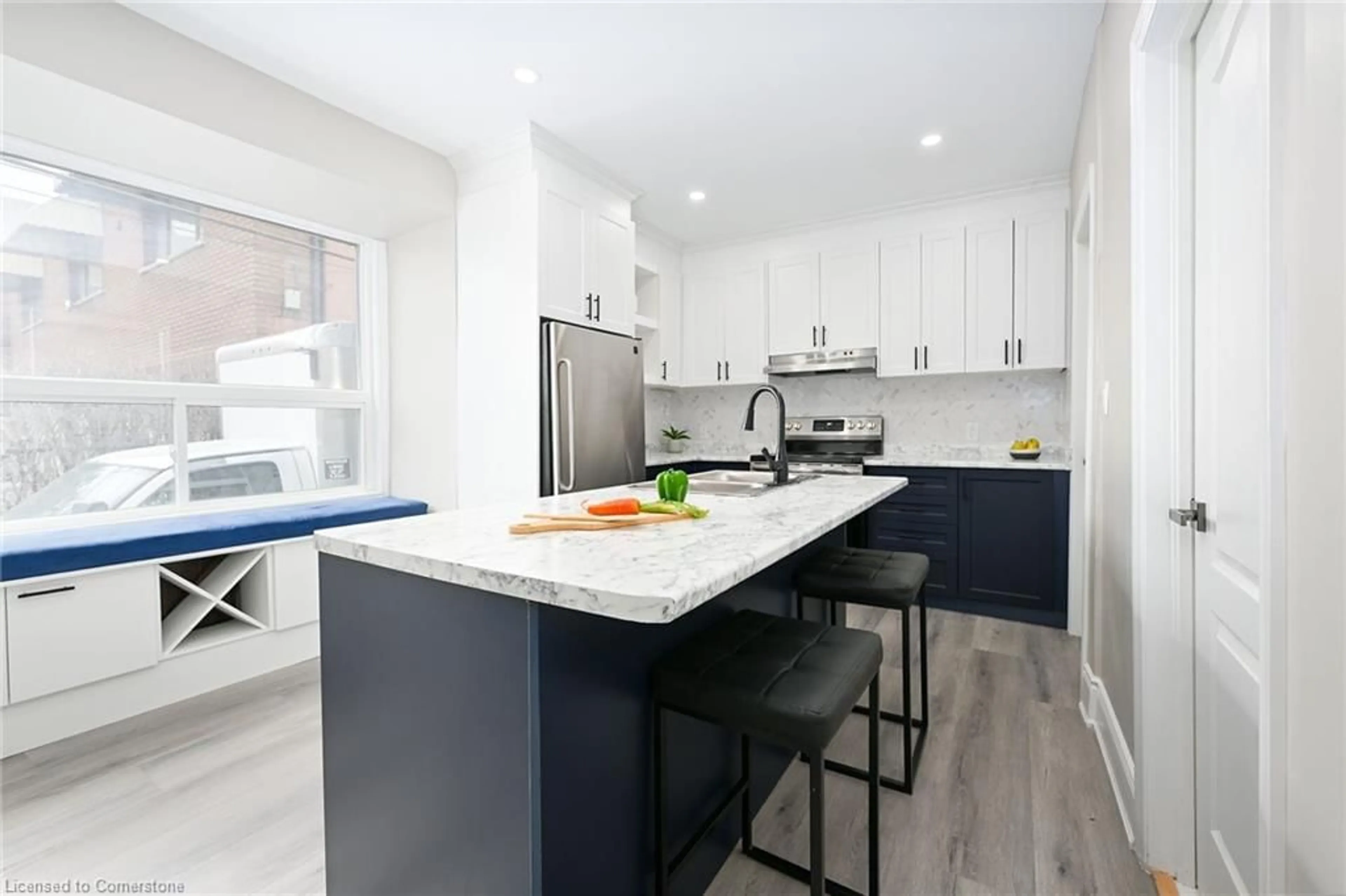Contemporary kitchen, ceramic/tile floor for 31 Greenaway Ave, Hamilton Ontario L8L 6C3