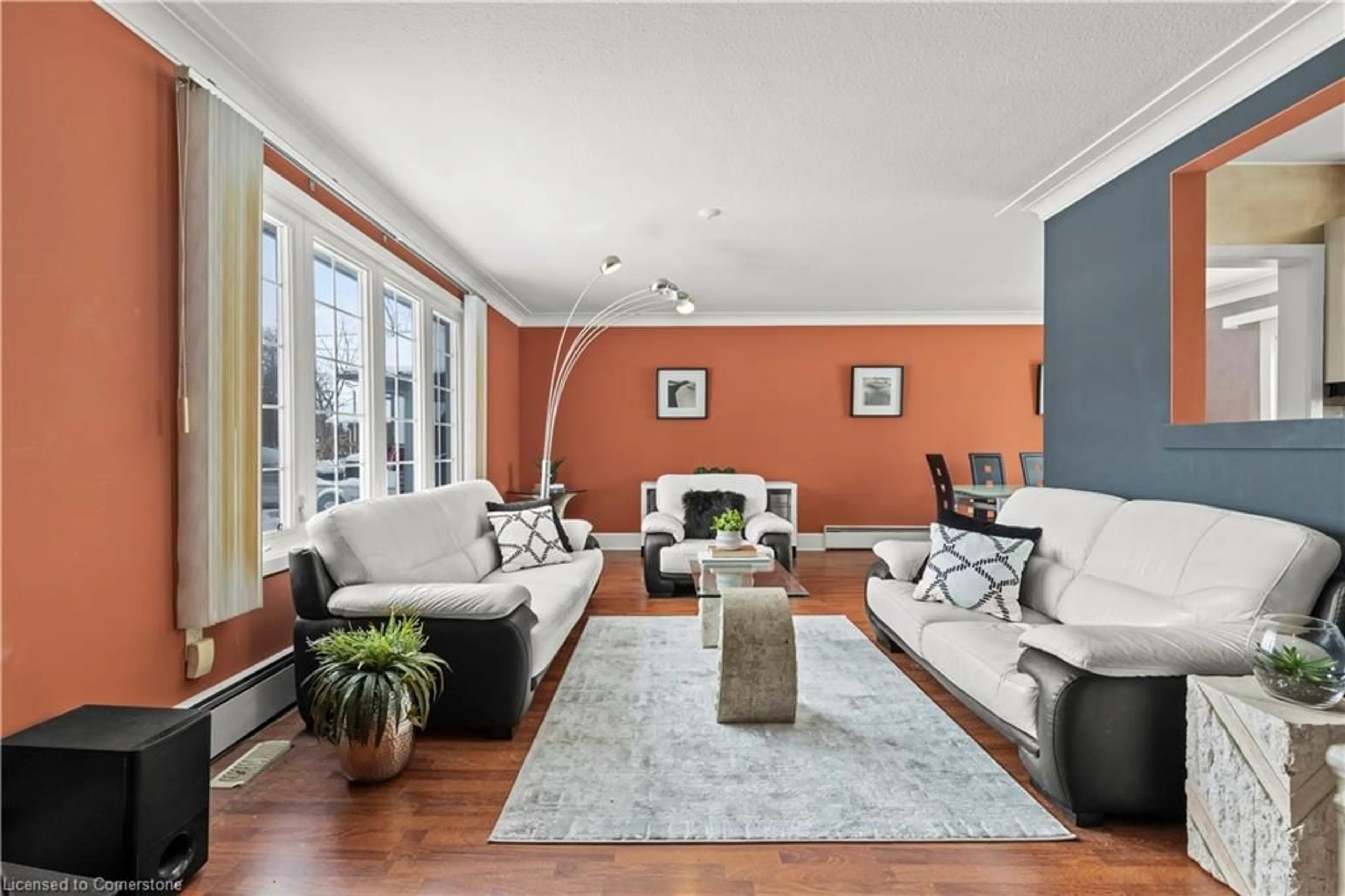 Living room with furniture, unknown for 504 Carlton St, St. Catharines Ontario L2M 4X3