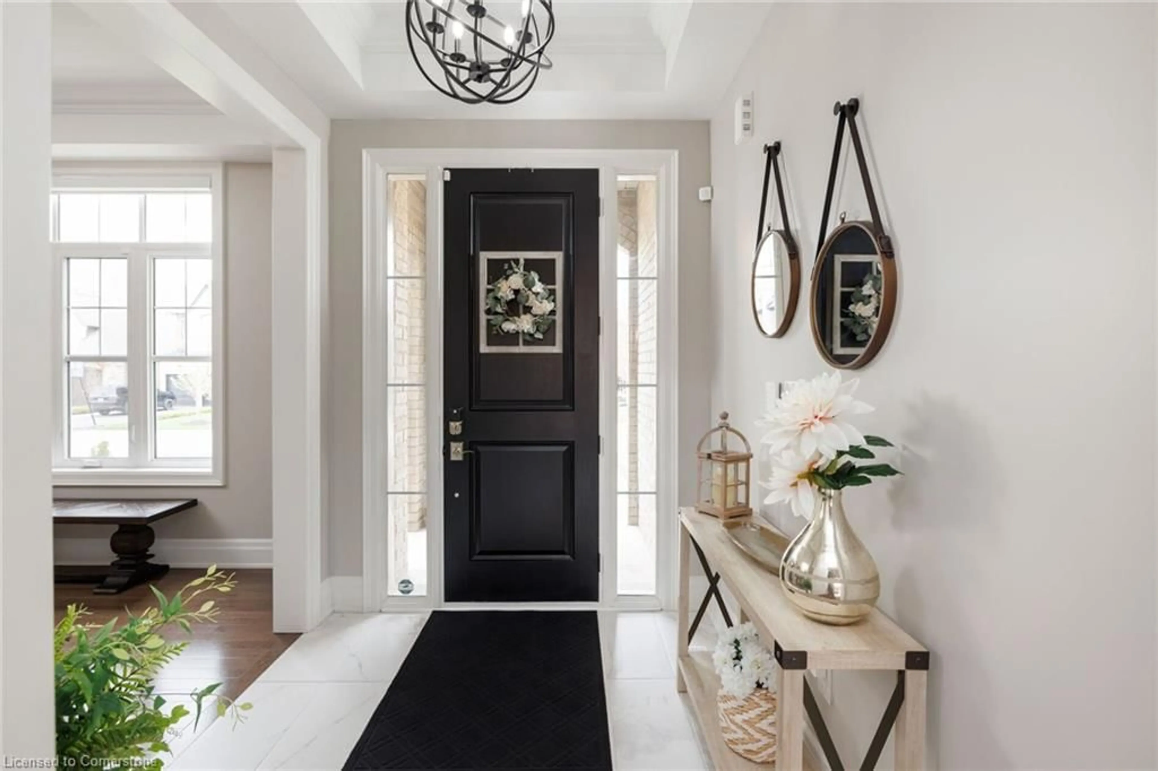 Indoor entryway for 30 Britnell Crt, King City Ontario L7B 0P2
