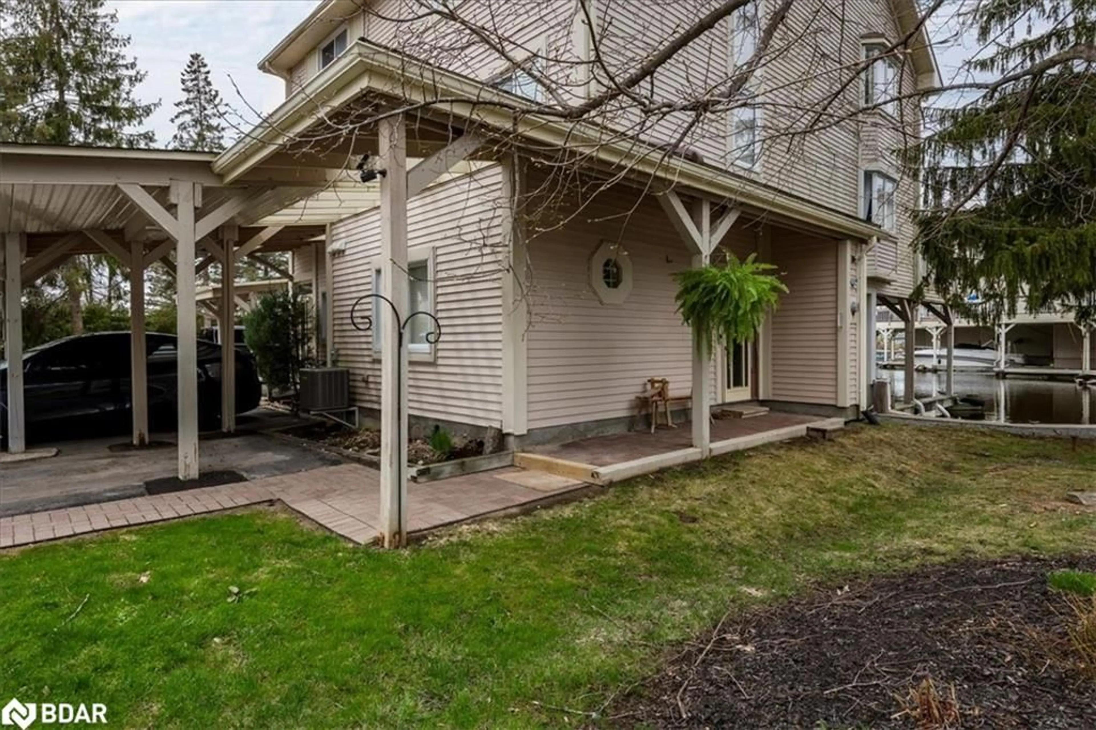 Patio, street for 100 Laguna Pky Pky #8, Brechin Ontario L0K 1B0