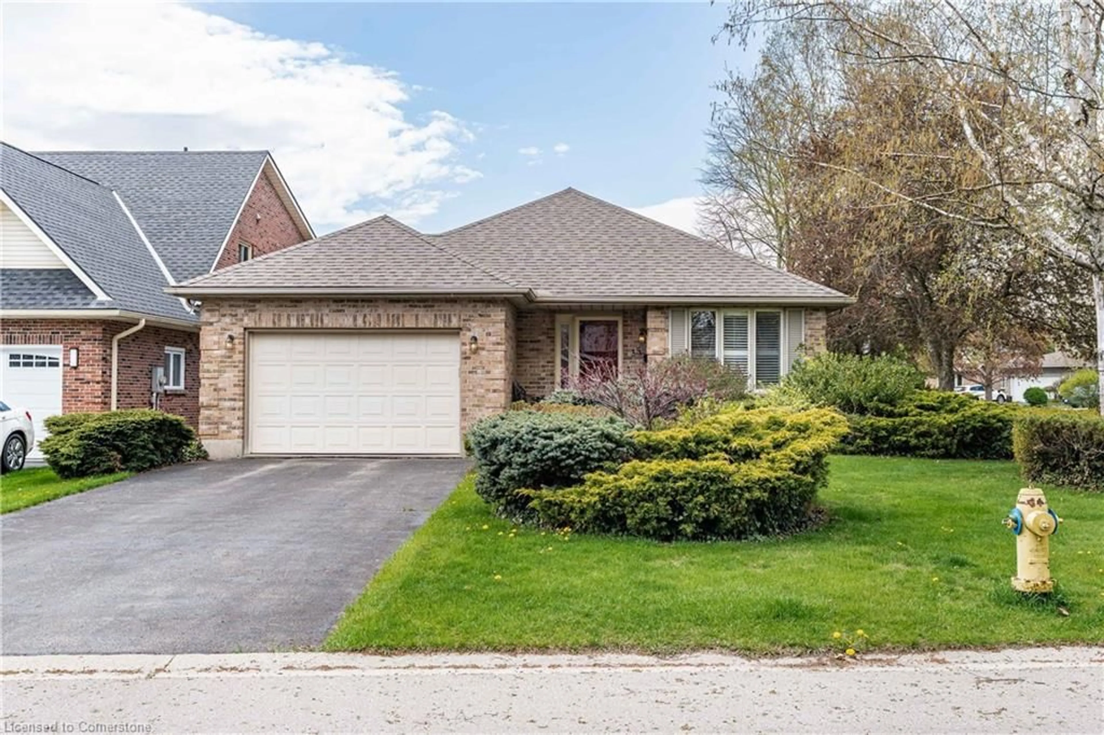 Home with brick exterior material, street for 35 Falls Cres, Simcoe Ontario N3Y 5K5