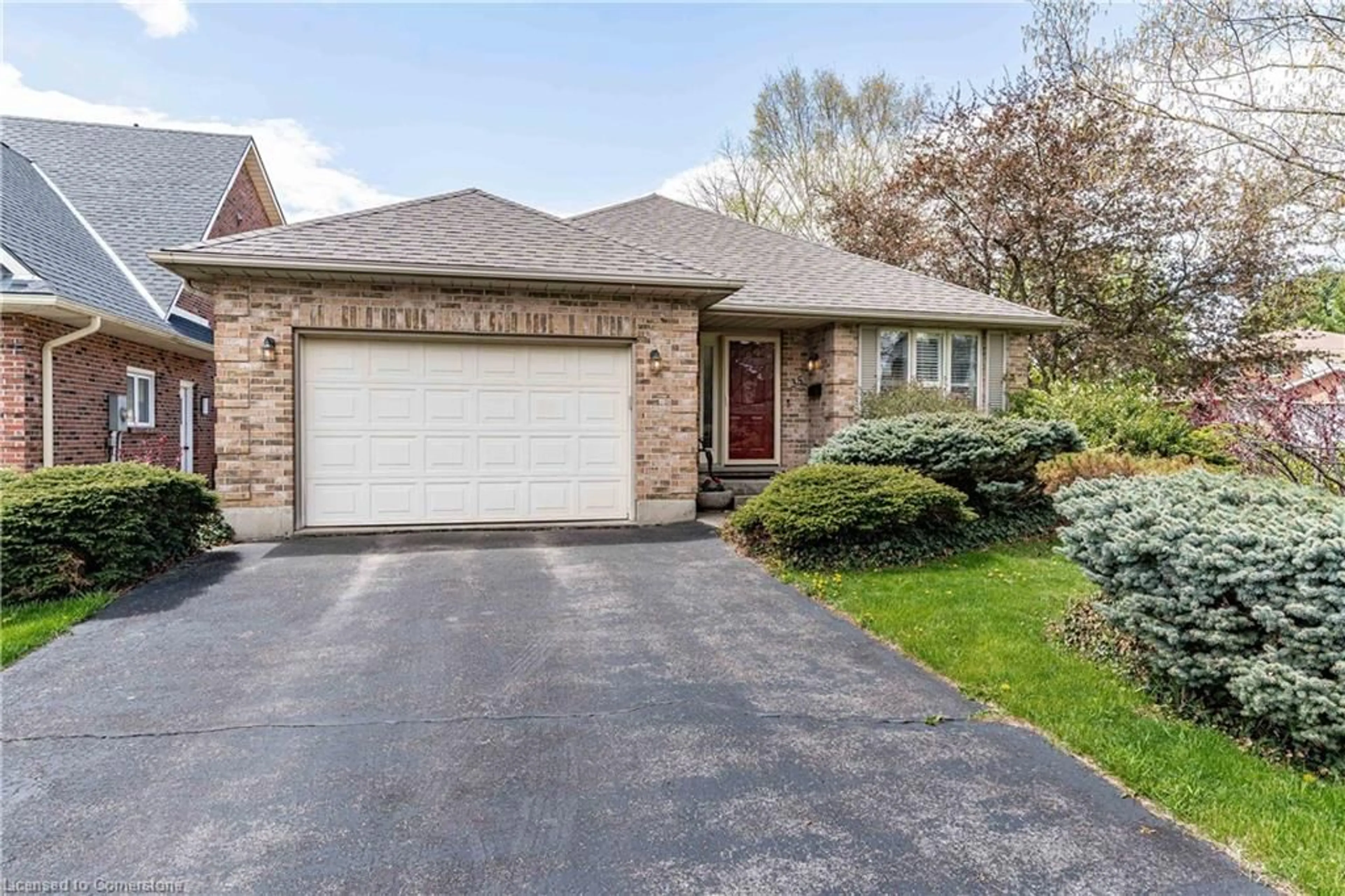 Home with brick exterior material, street for 35 Falls Cres, Simcoe Ontario N3Y 5K5