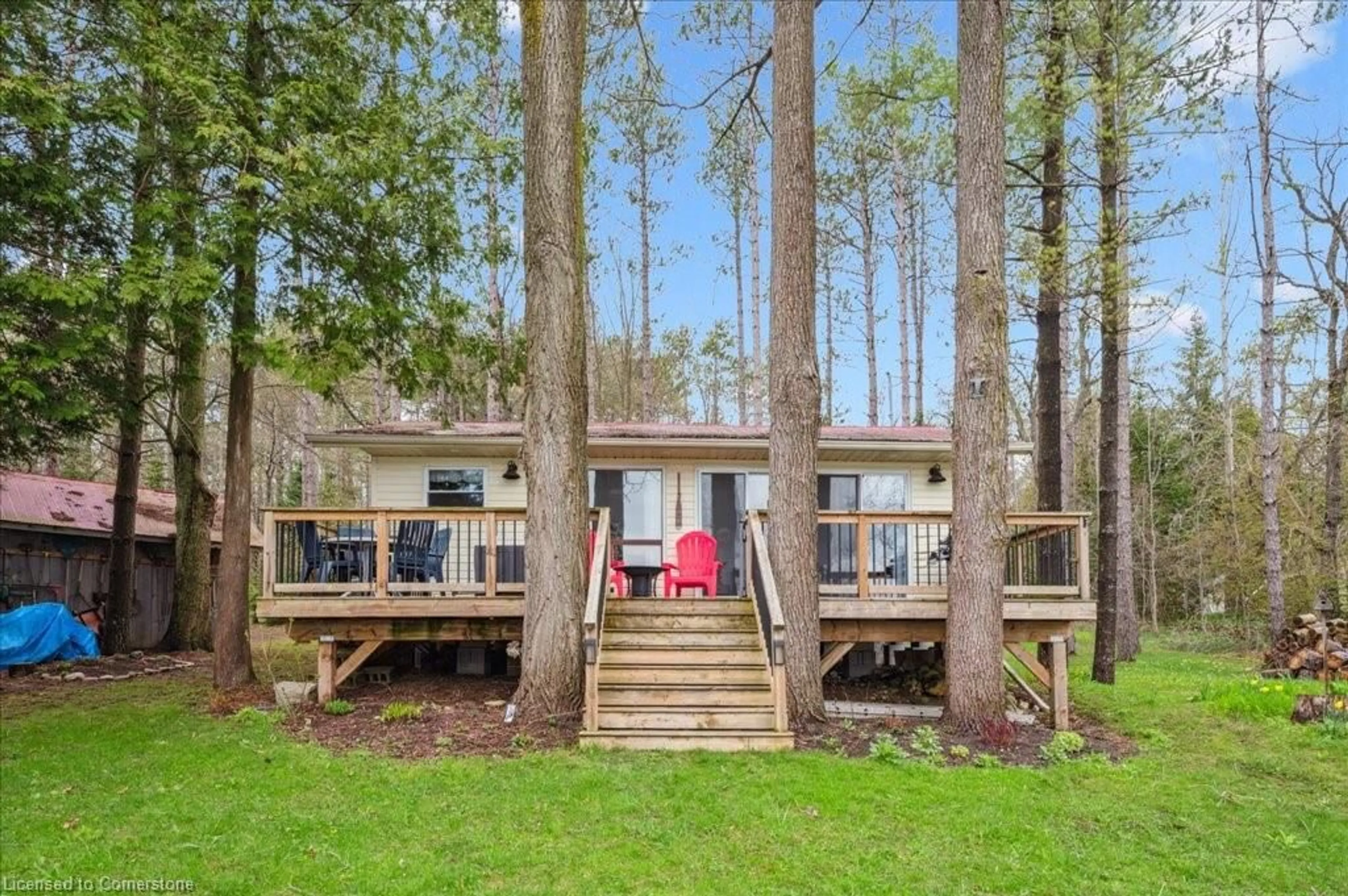 Patio, forest/trees view for 1012 Tenth N/S St, Belwood Ontario N0B 1J0