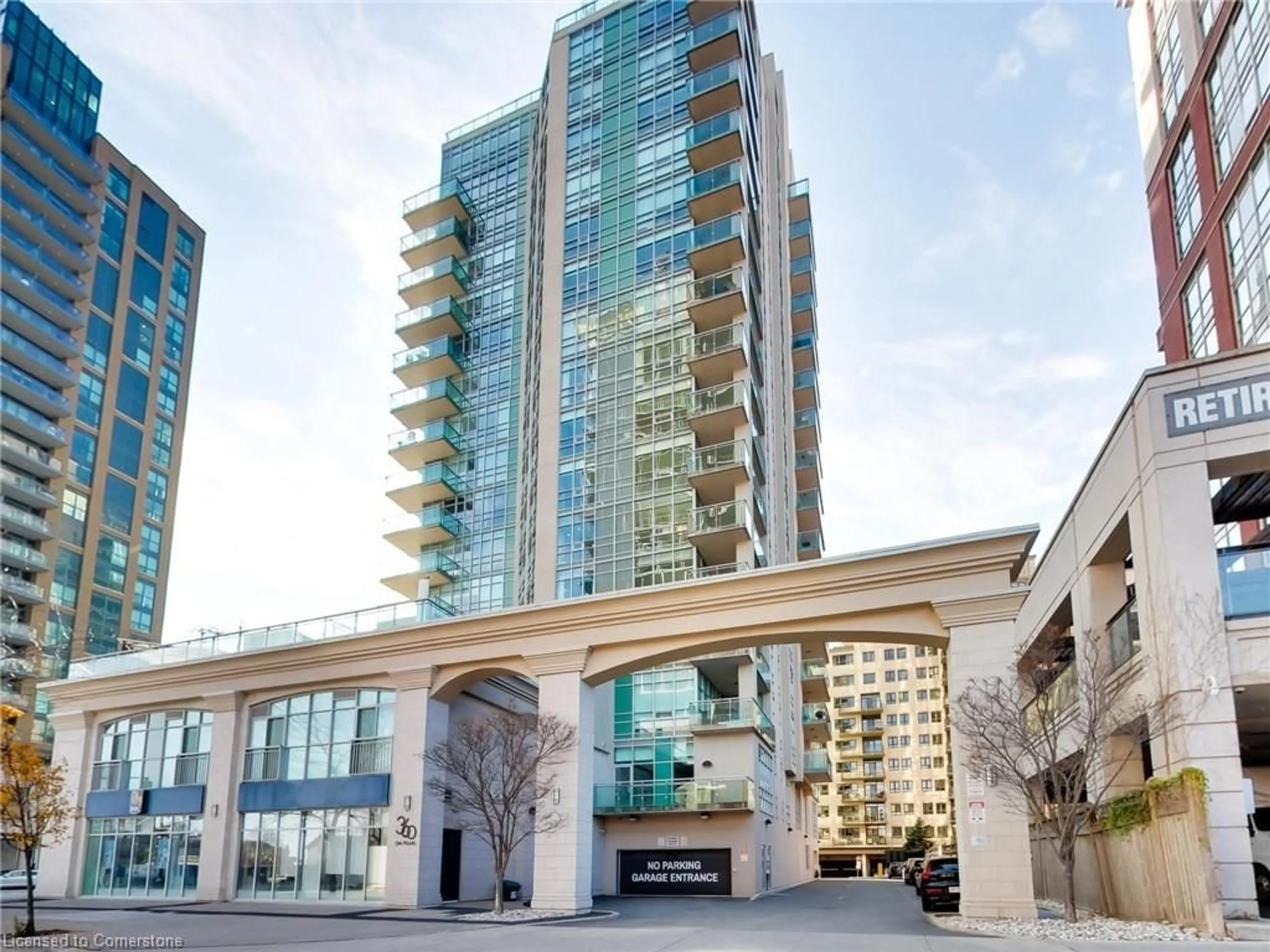 Indoor foyer for 360 Pearl St #1601, Burlington Ontario L7R 1E1