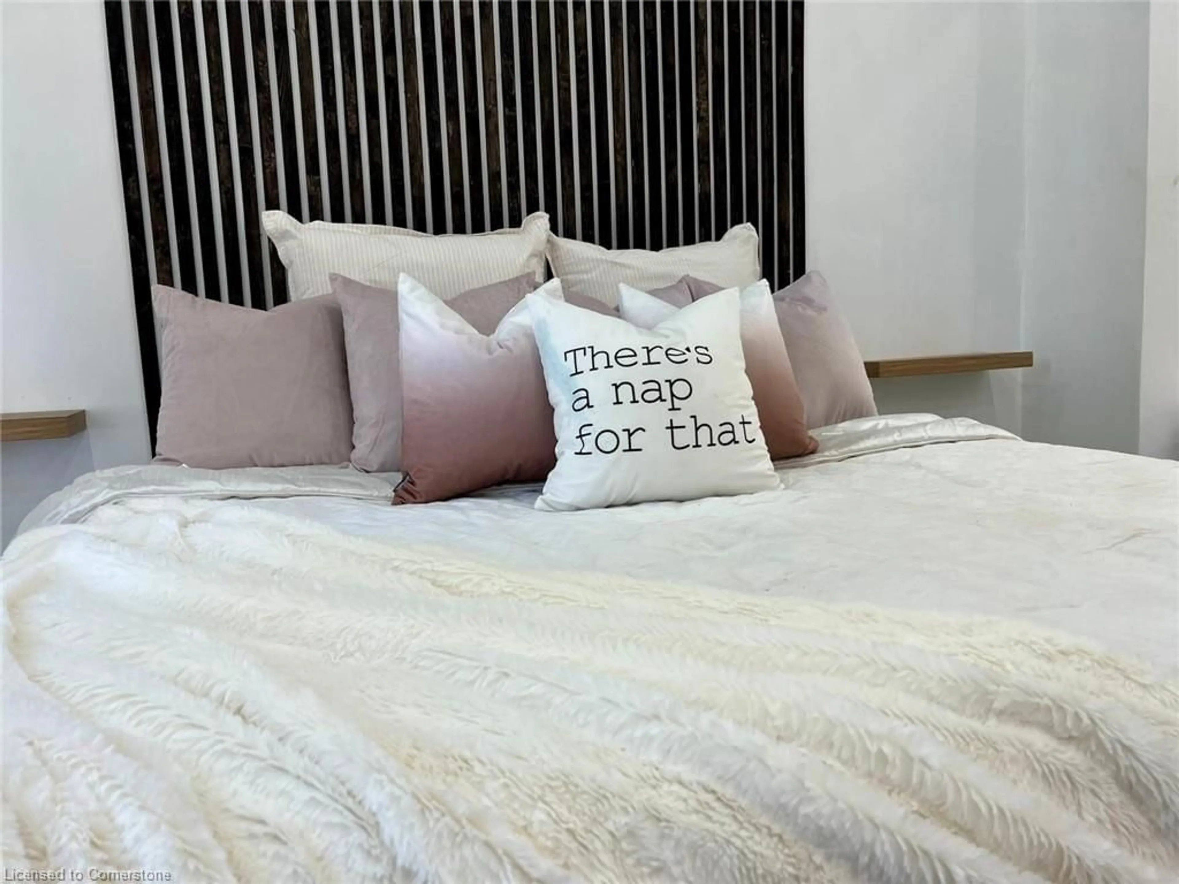 Bedroom with bed, unknown for 650 Oxford St, London Ontario N5Y 3J4