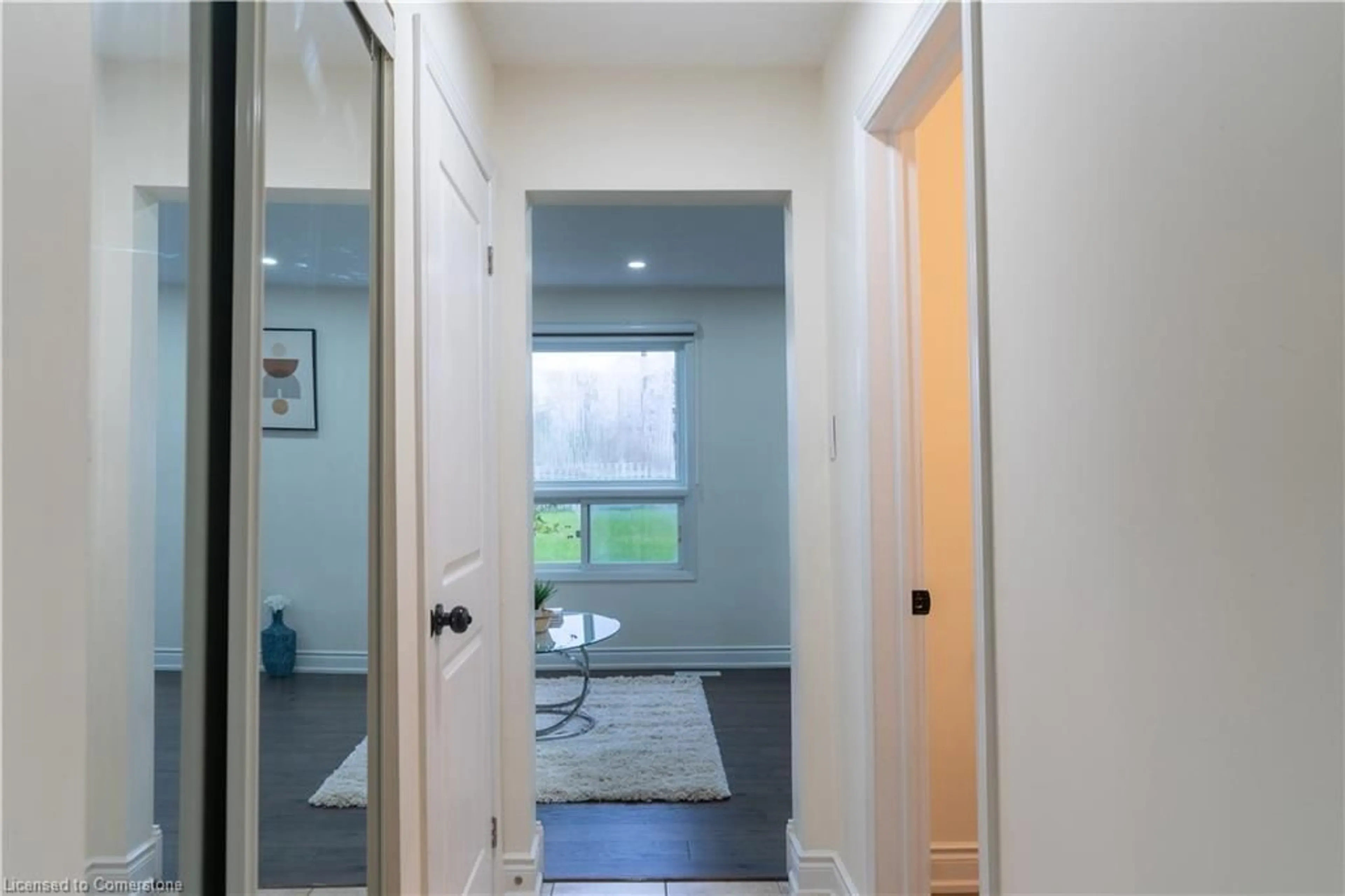 Indoor entryway for 511B Barwick Cres, Waterloo Ontario N2K 3P6