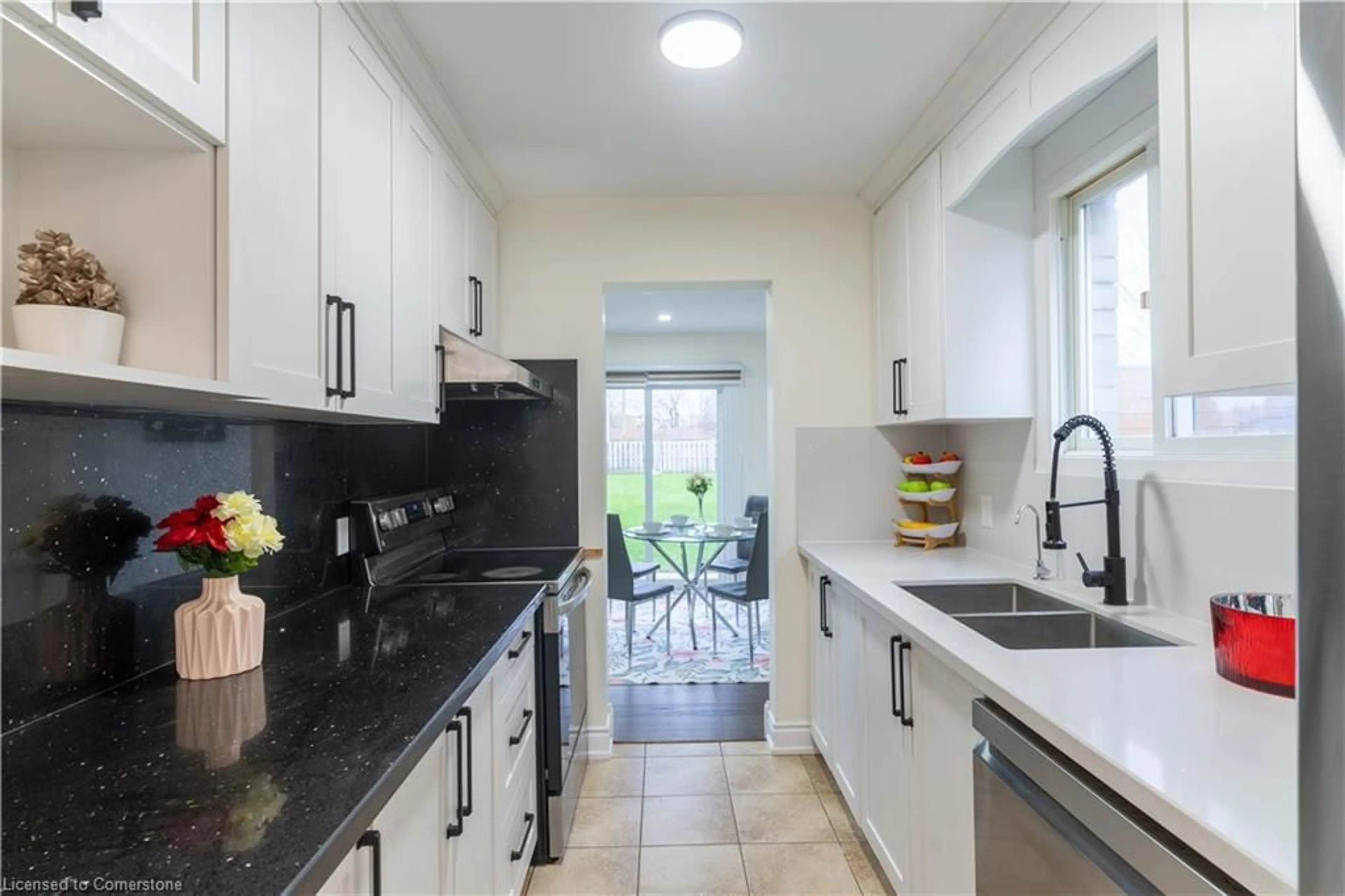 Standard kitchen, ceramic/tile floor for 511B Barwick Cres, Waterloo Ontario N2K 3P6