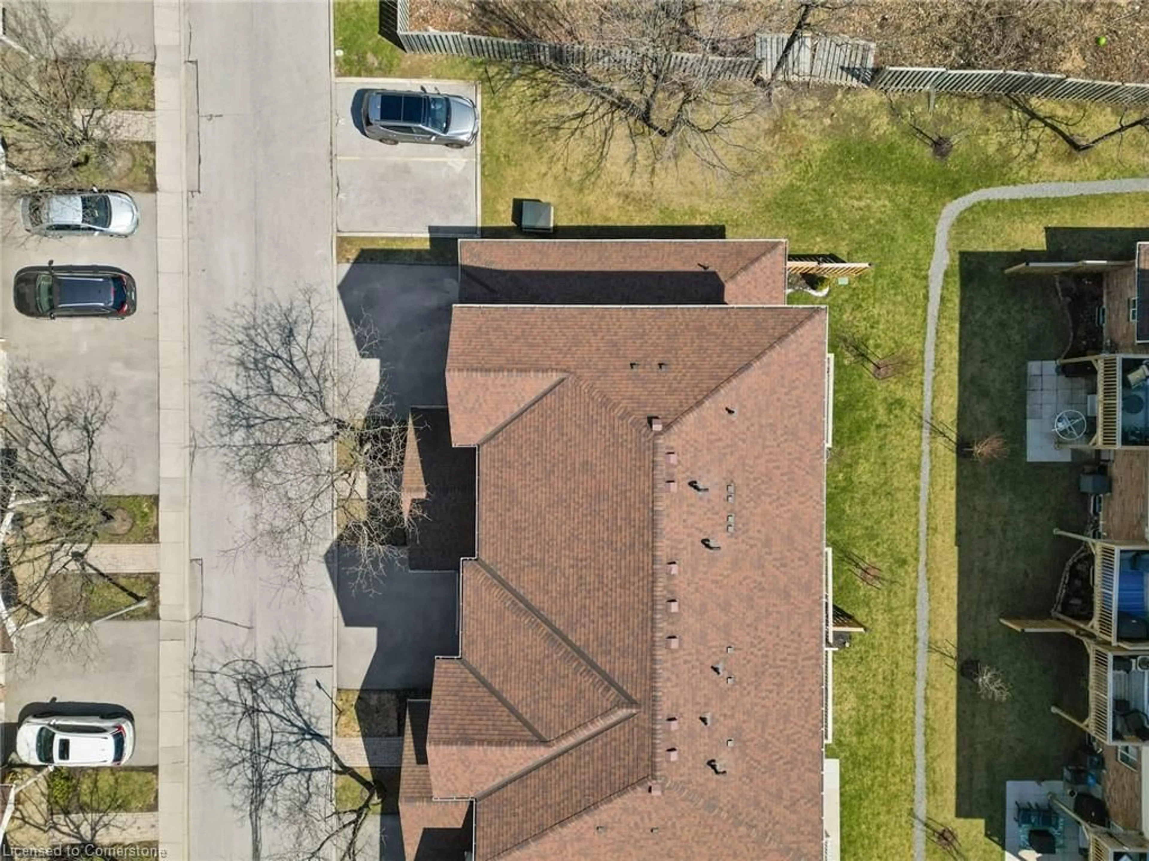 A pic from outside/outdoor area/front of a property/back of a property/a pic from drone, street for 4045 Upper Middle Rd #28, Burlington Ontario L7M 4S8