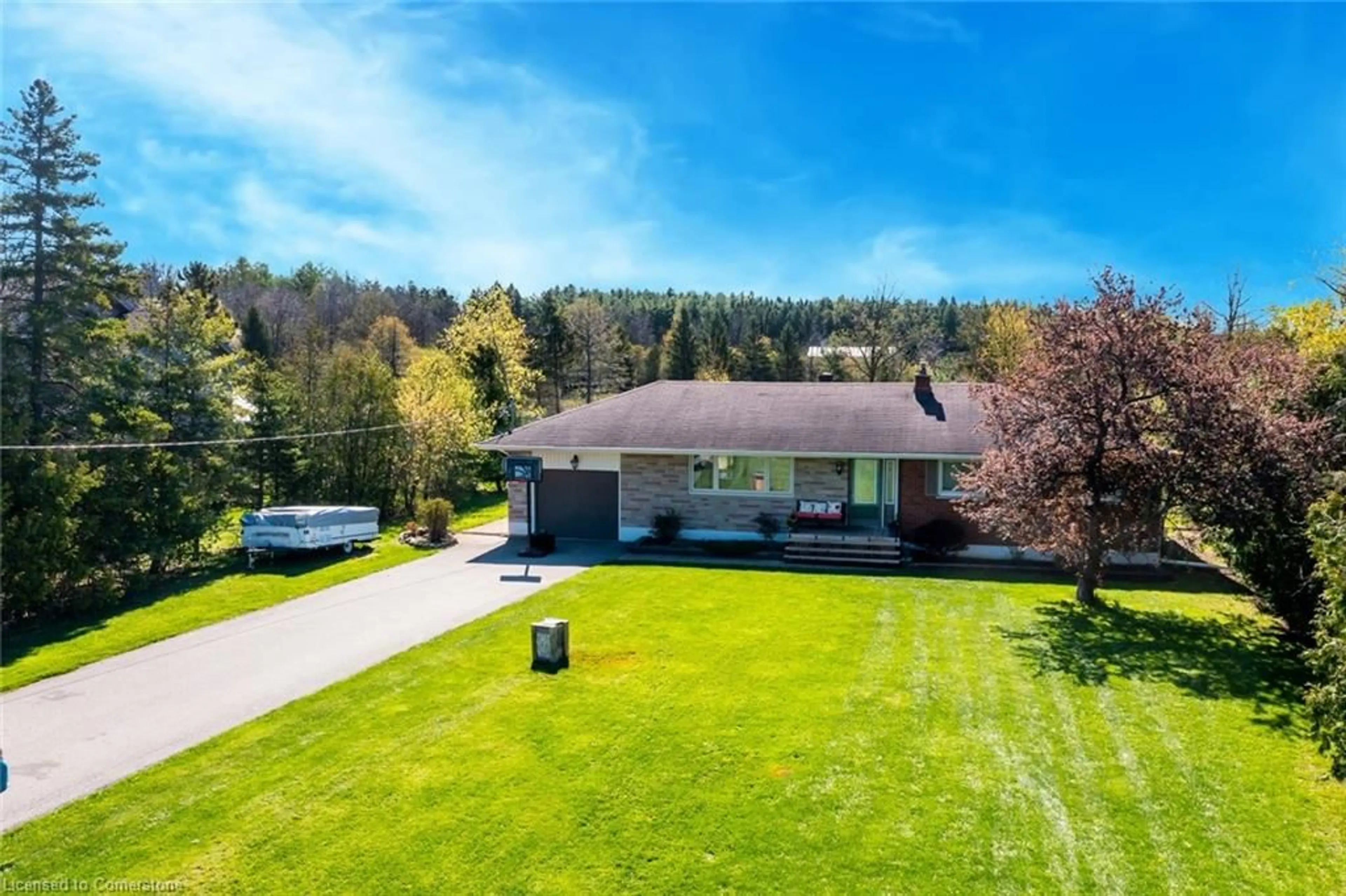 A pic from outside/outdoor area/front of a property/back of a property/a pic from drone, unknown for 13516 22nd Side Rd, Halton Ontario L7G 4S4