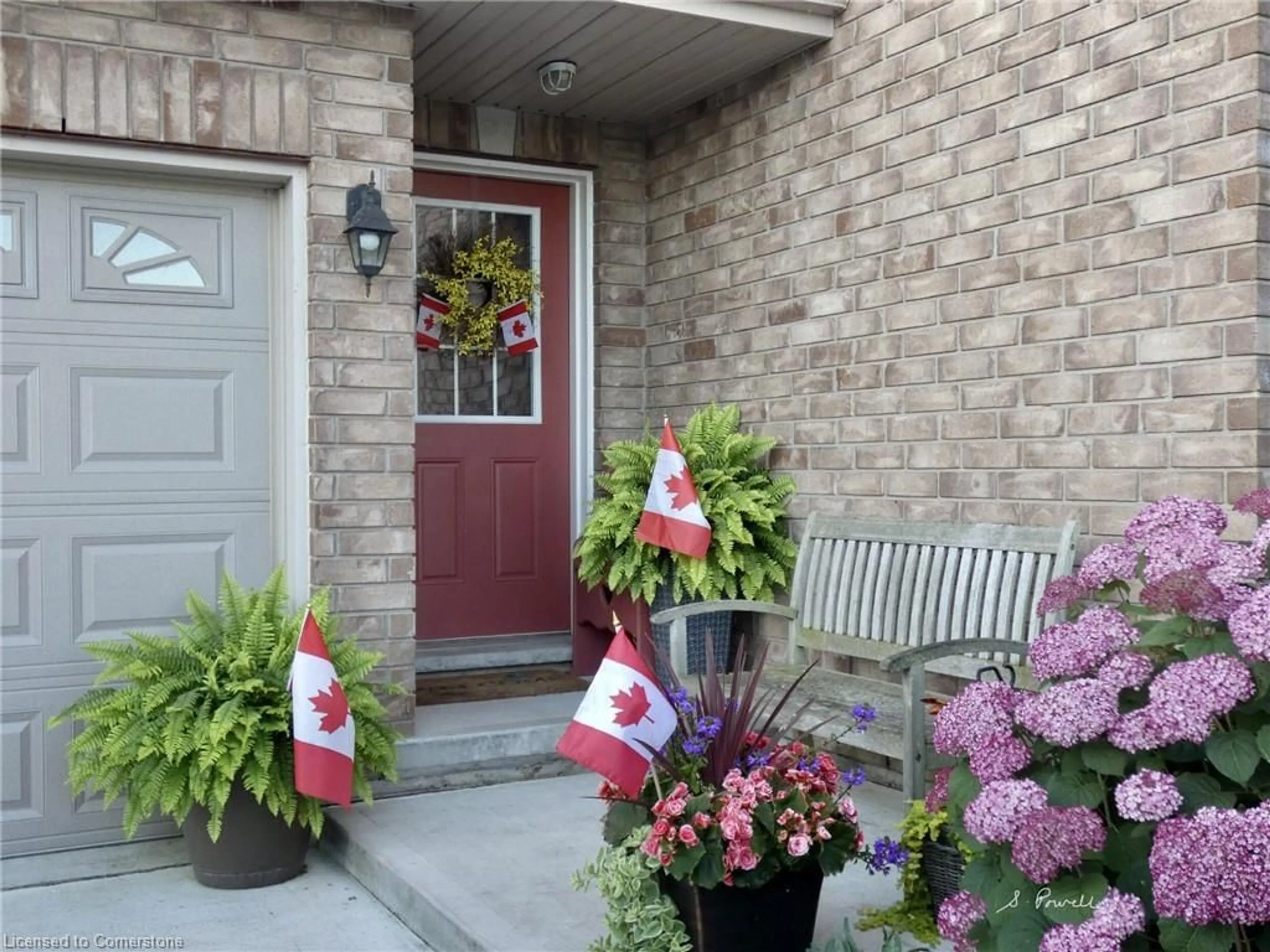 Indoor entryway for 93 Ellis St, Port Rowan Ontario N0E 1M0