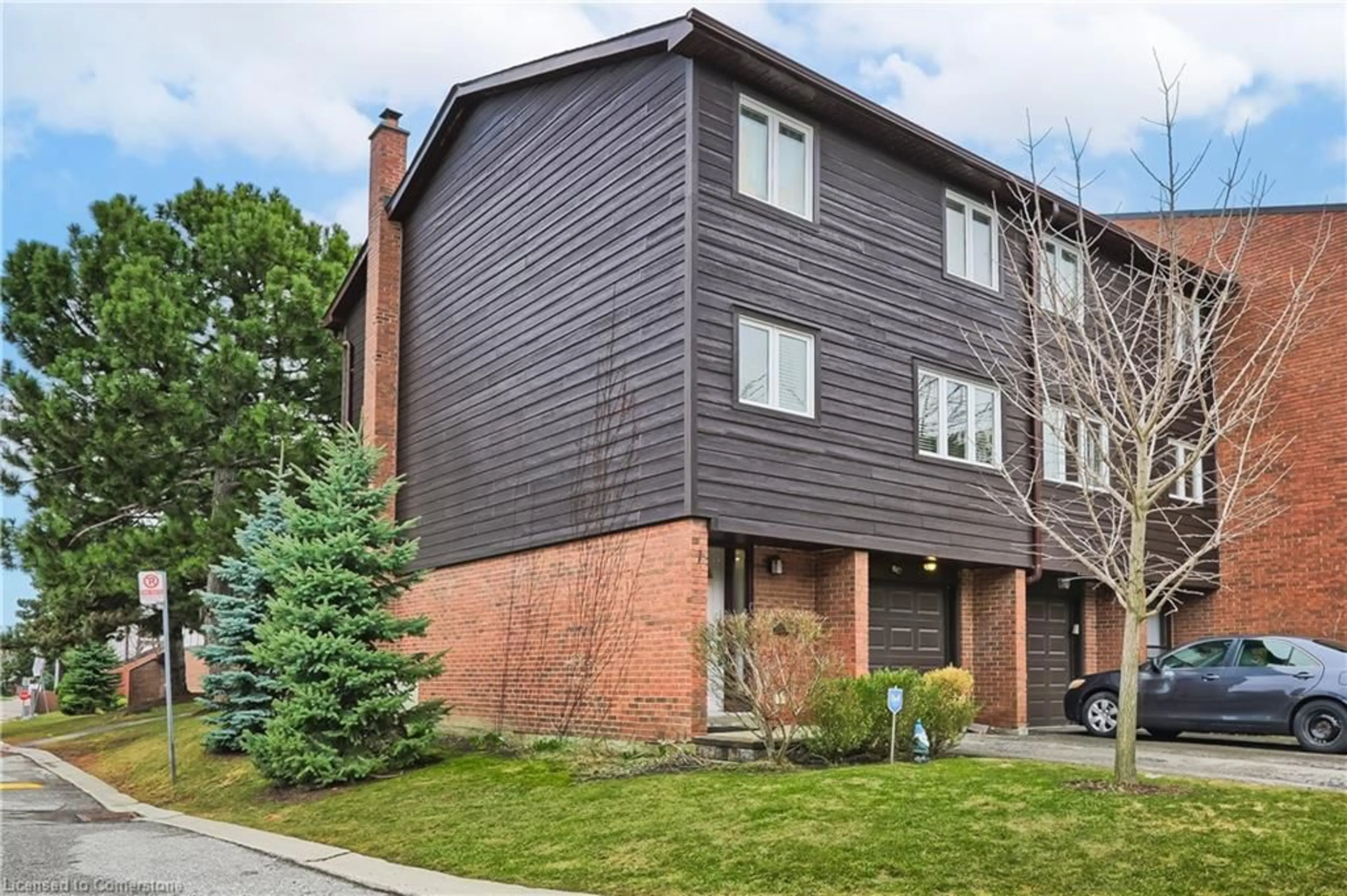 Home with brick exterior material, street for 1755 Rathburn Rd #102, Mississauga Ontario L4W 2M8
