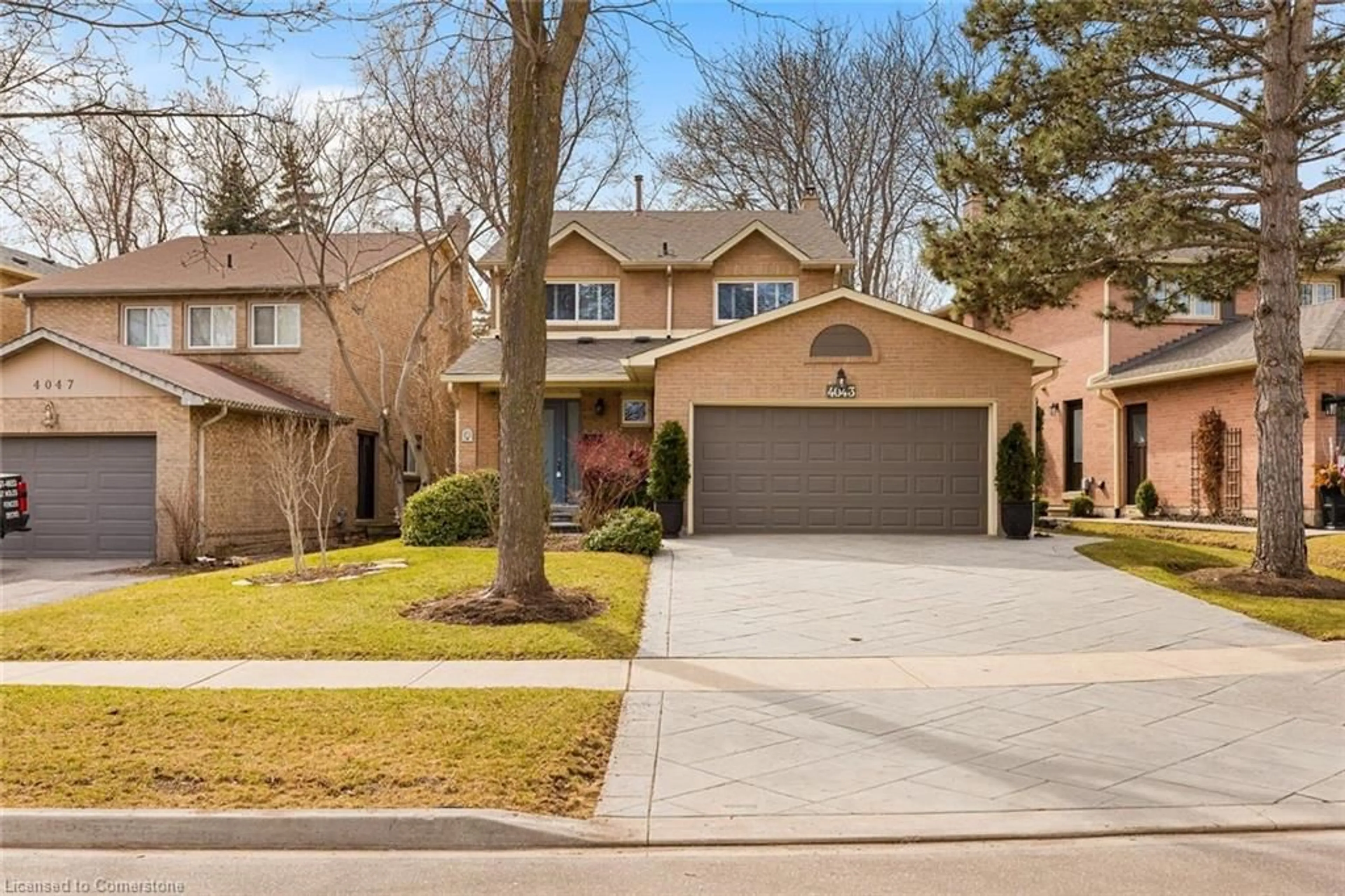 Home with brick exterior material, street for 4043 Trapper Cres, Mississauga Ontario L5L 3A7