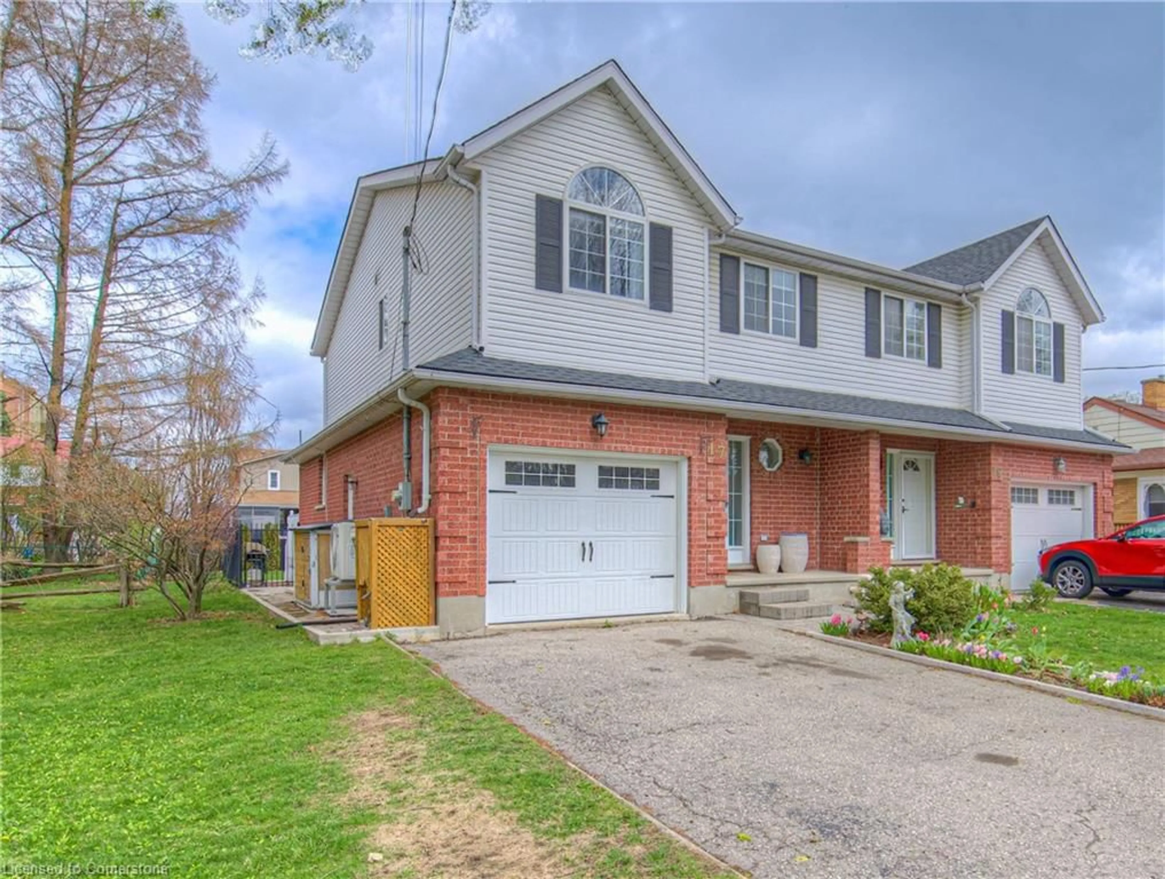 Home with brick exterior material, street for 17 Rosemount Dr, Kitchener Ontario N2B 1P9