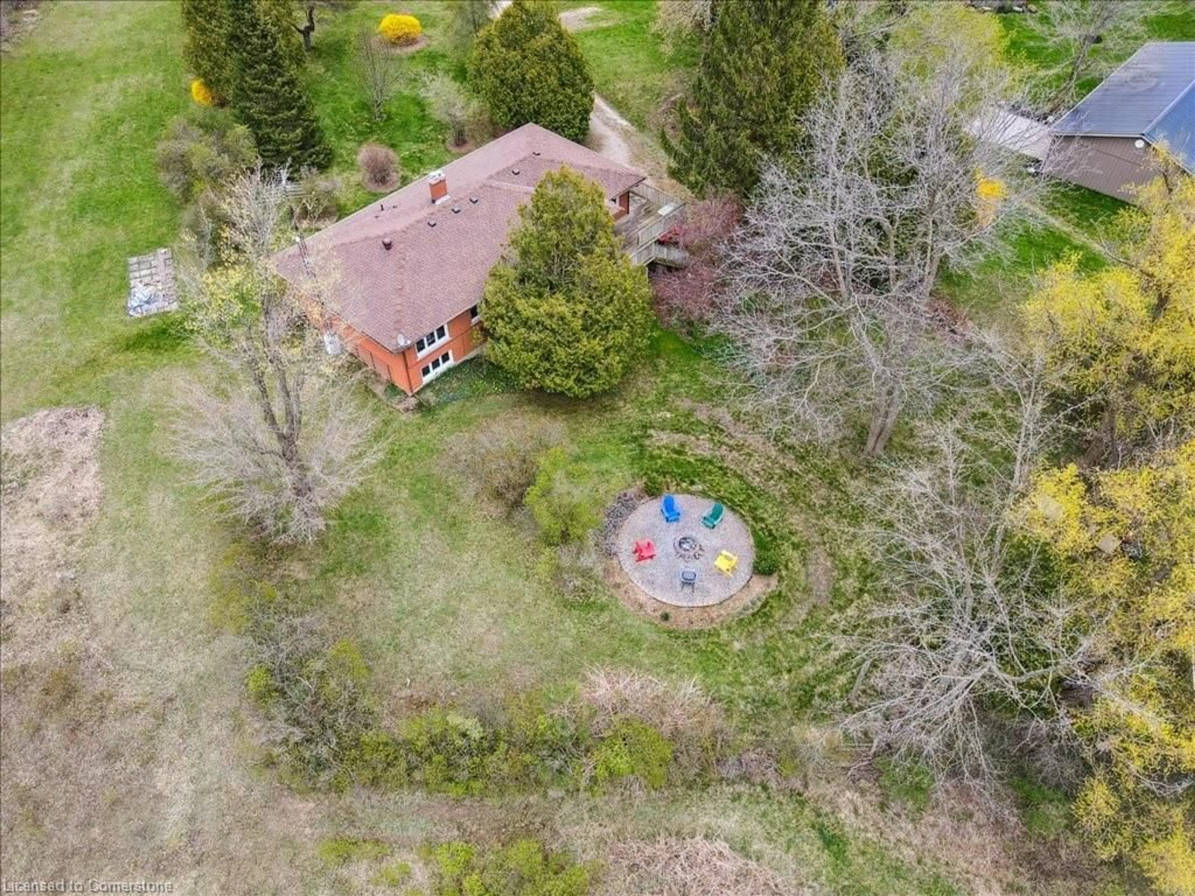 A pic from outside/outdoor area/front of a property/back of a property/a pic from drone, unknown for 4540 20 Sideroad, Puslinch Ontario N1H 6J3