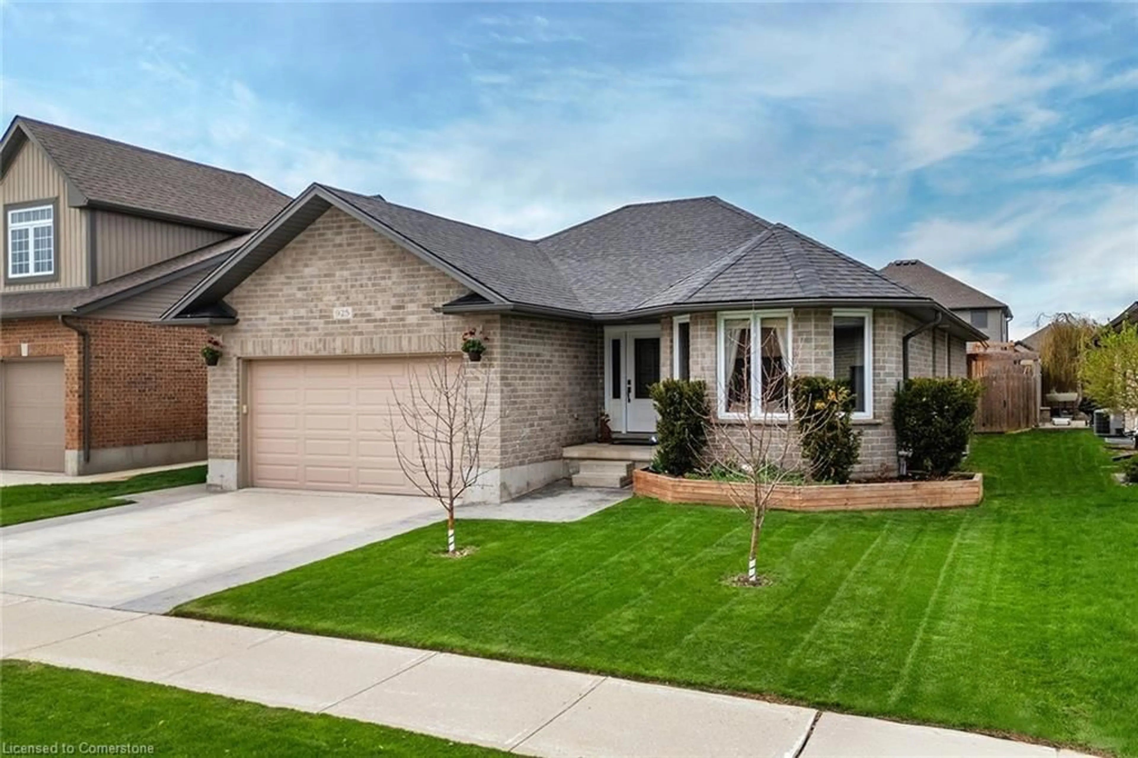 Home with brick exterior material, street for 925 Reserve Ave, Listowel Ontario N4W 0B8