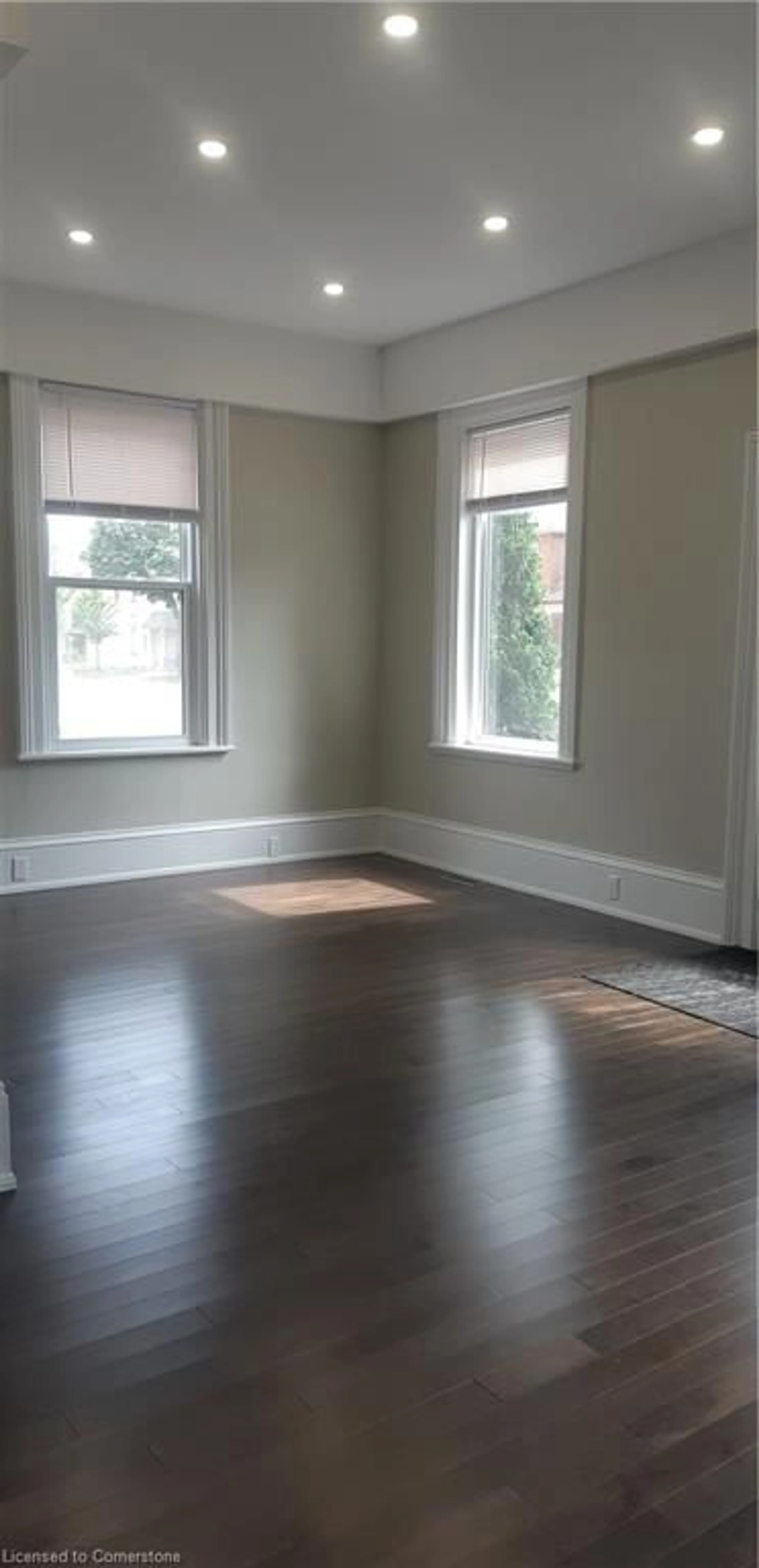 A pic of a room for 191 Brant Ave, Brantford Ontario N3T 3J1