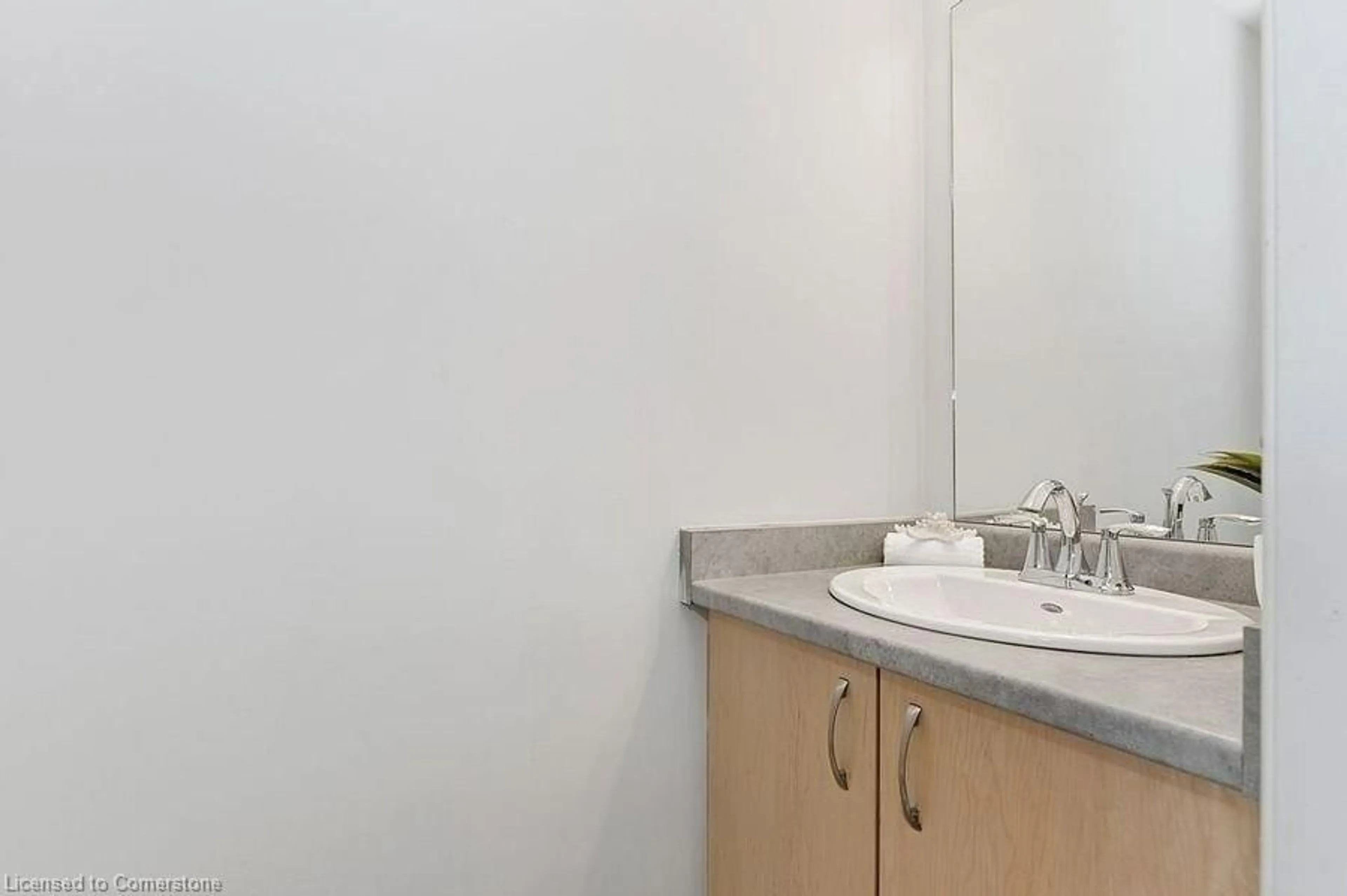 Standard bathroom, floor is not visible for 88 Westbank Trail, Stoney Creek Ontario L8J 0H5