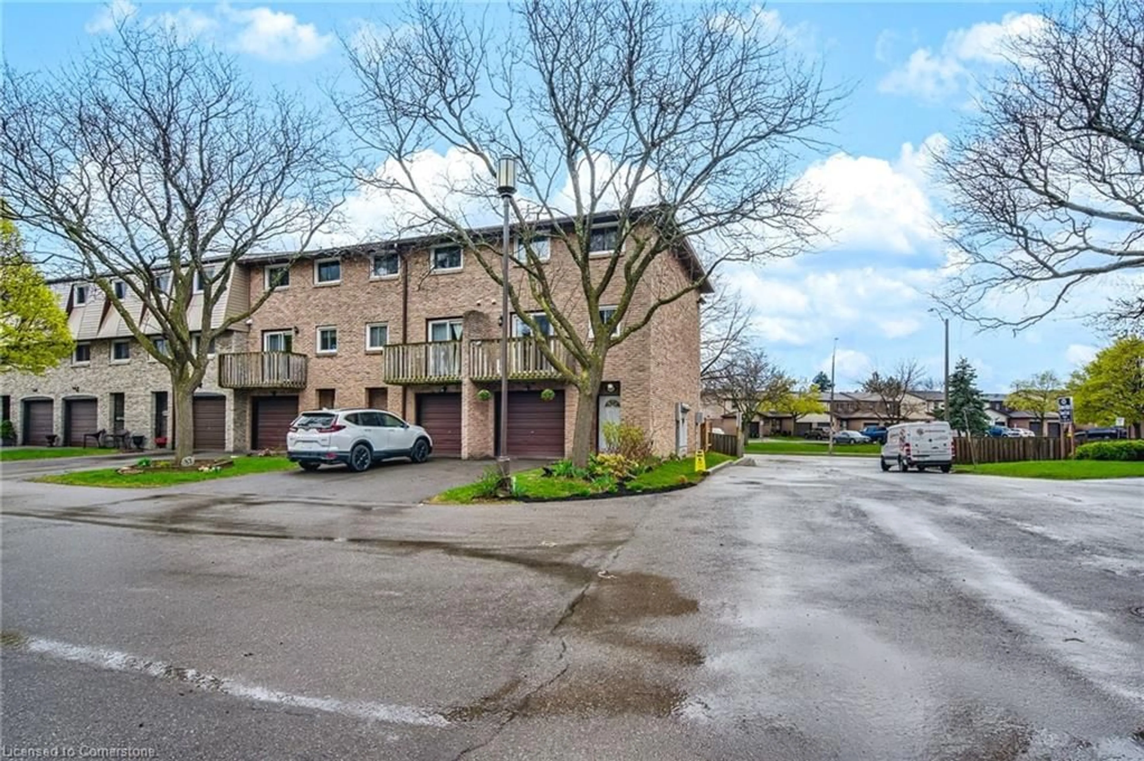 A pic from outside/outdoor area/front of a property/back of a property/a pic from drone, street for 985 Limeridge Rd #33, Hamilton Ontario L8W 1X9