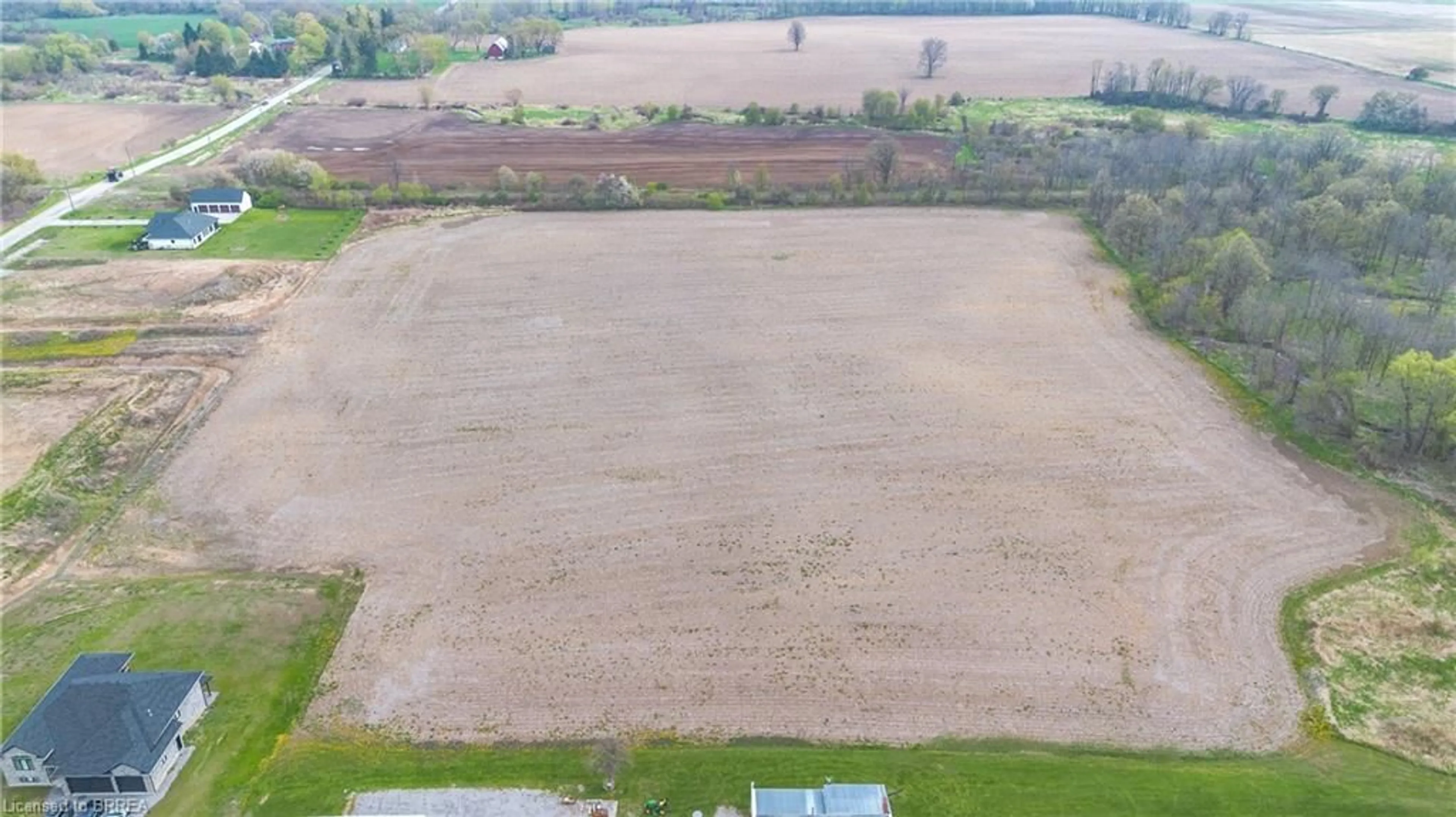 A pic from outside/outdoor area/front of a property/back of a property/a pic from drone, building for 701 Villa Nova Rd, Waterford Ontario N0E 1Y0