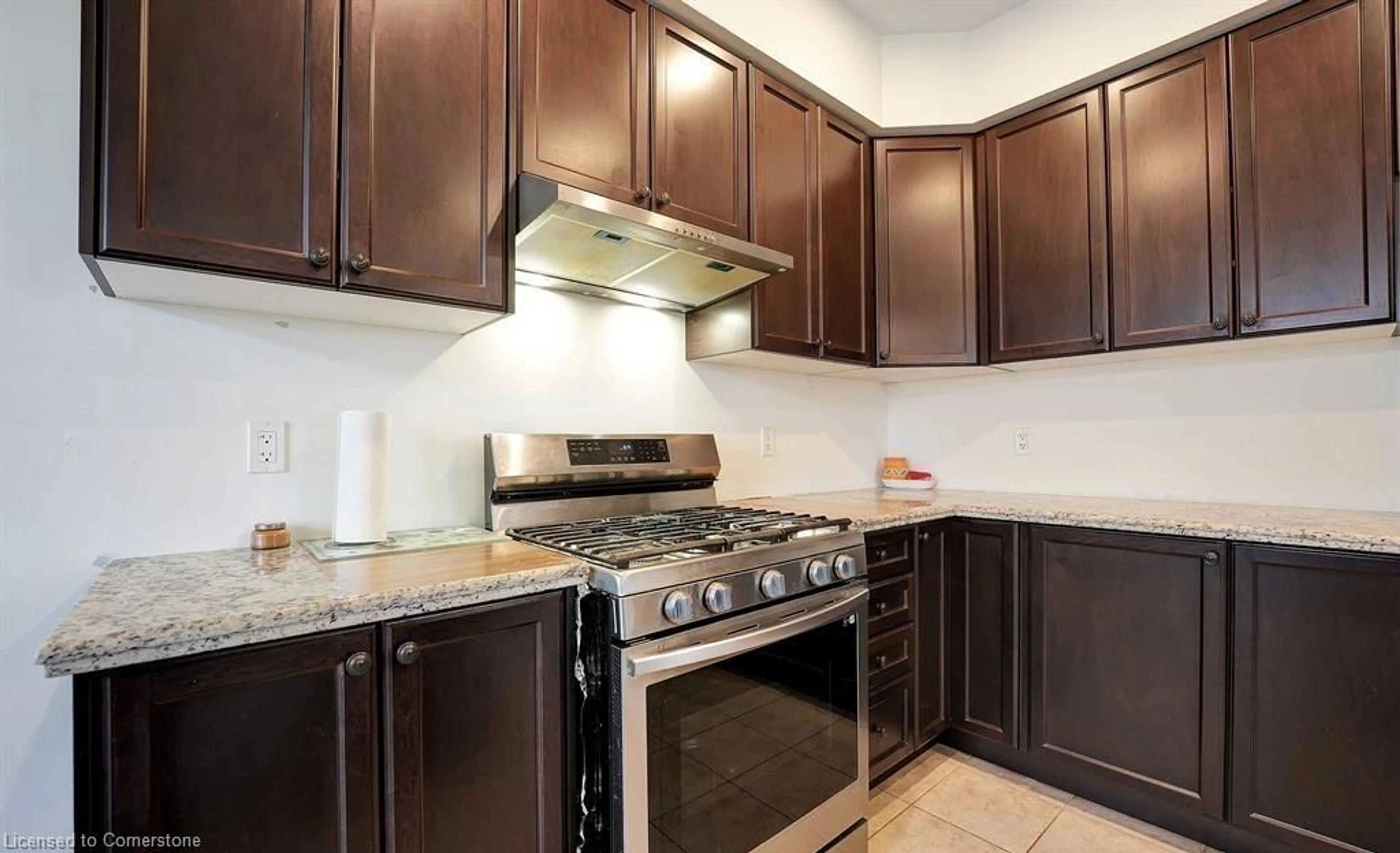 Standard kitchen, ceramic/tile floor for 92 Scenic Ridge Gate, Paris Ontario N3L 3E3
