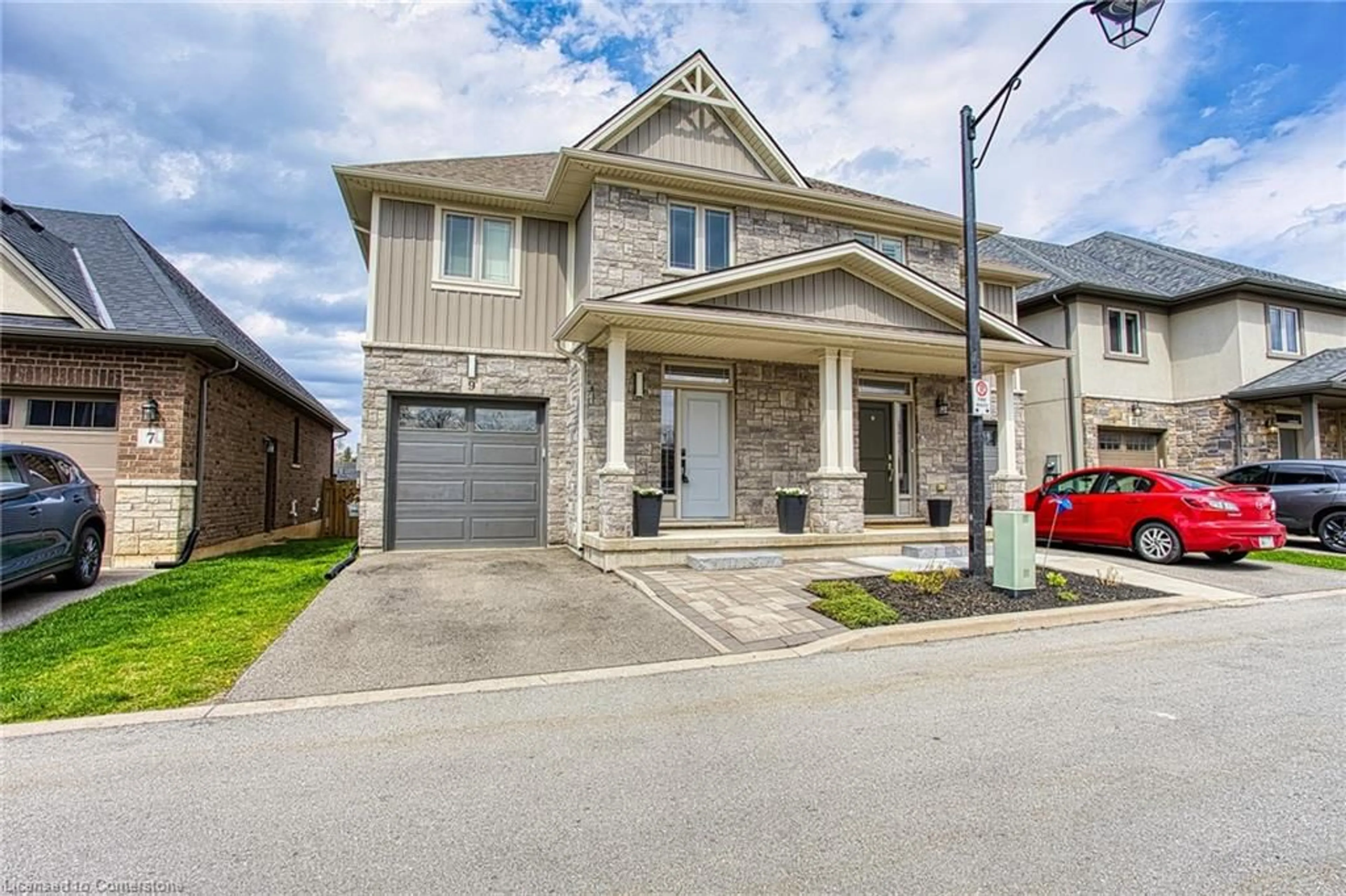 Home with brick exterior material, street for 9 Lindsay Way, Grimsby Ontario L3M 0H6