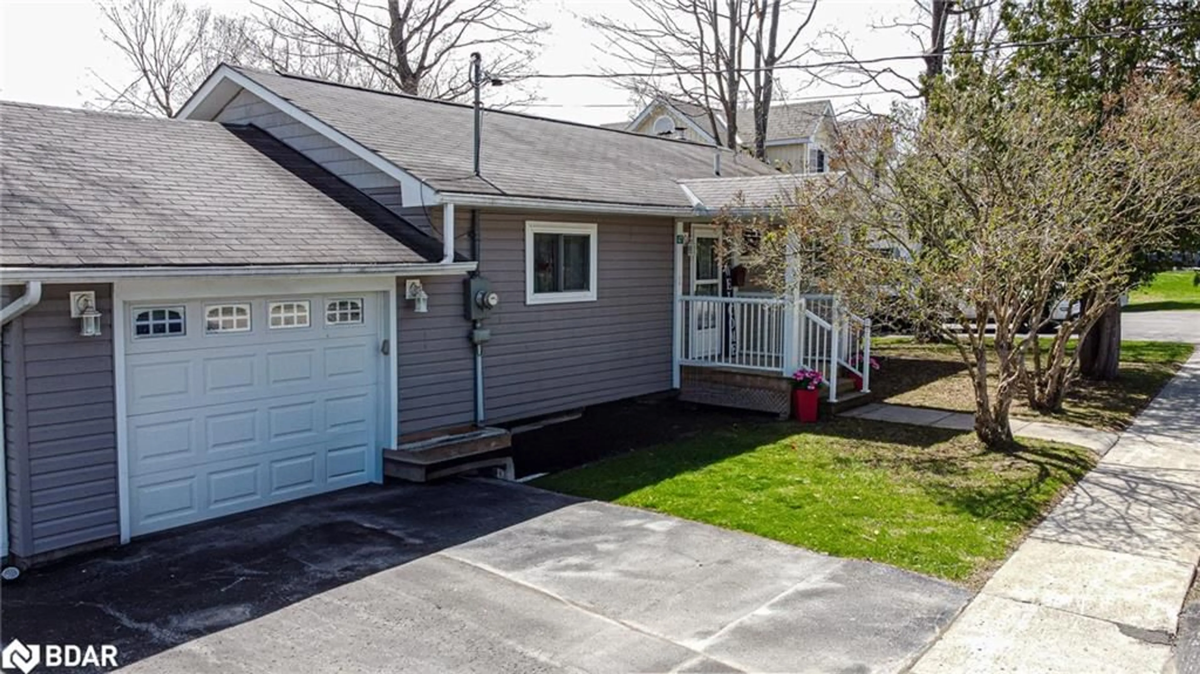 Home with vinyl exterior material, street for 47 North Water Street St, Coboconk Ontario K0M 1K0