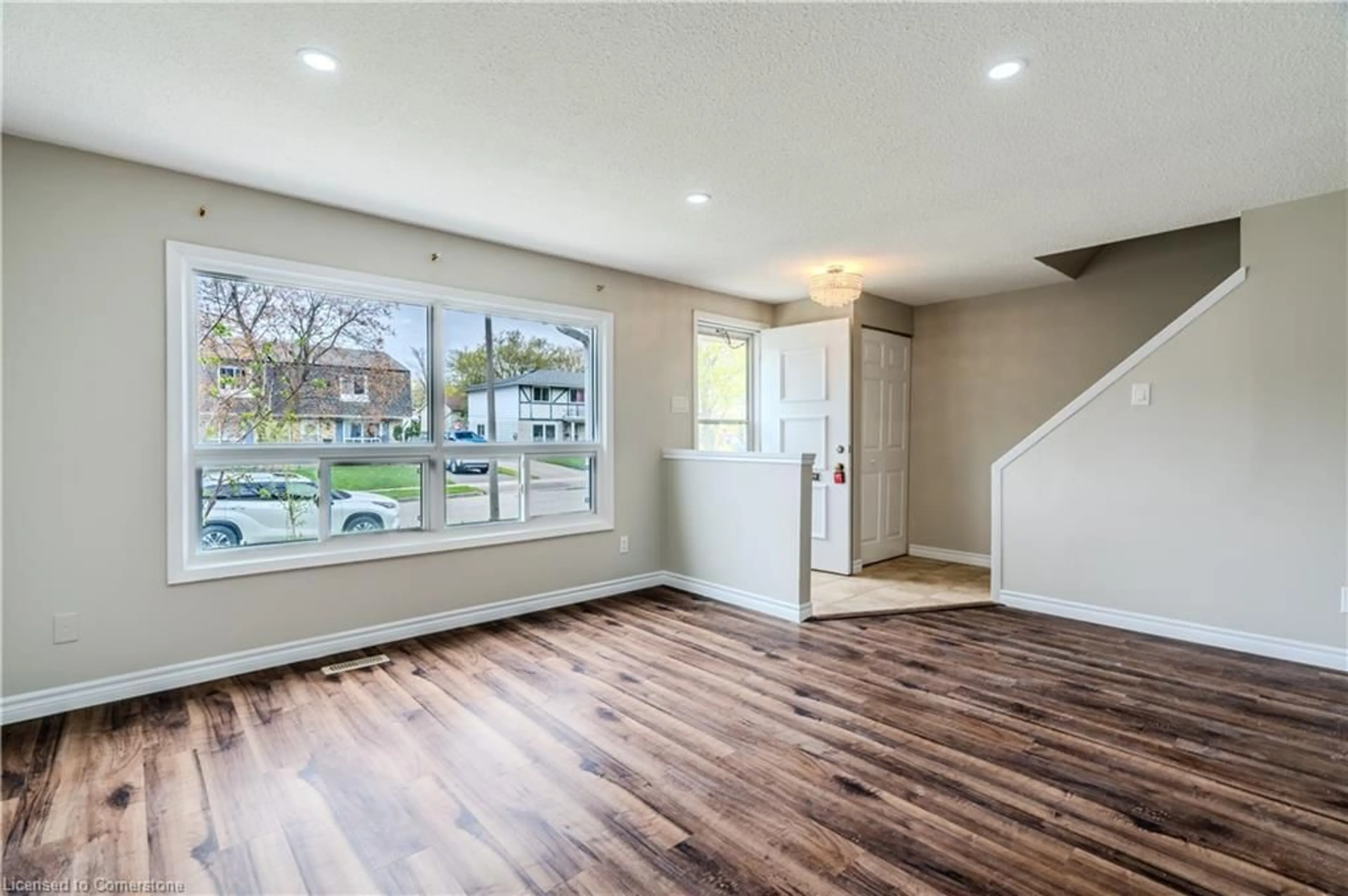A pic of a room for 29B Helene Cres, Waterloo Ontario N2L 5E6