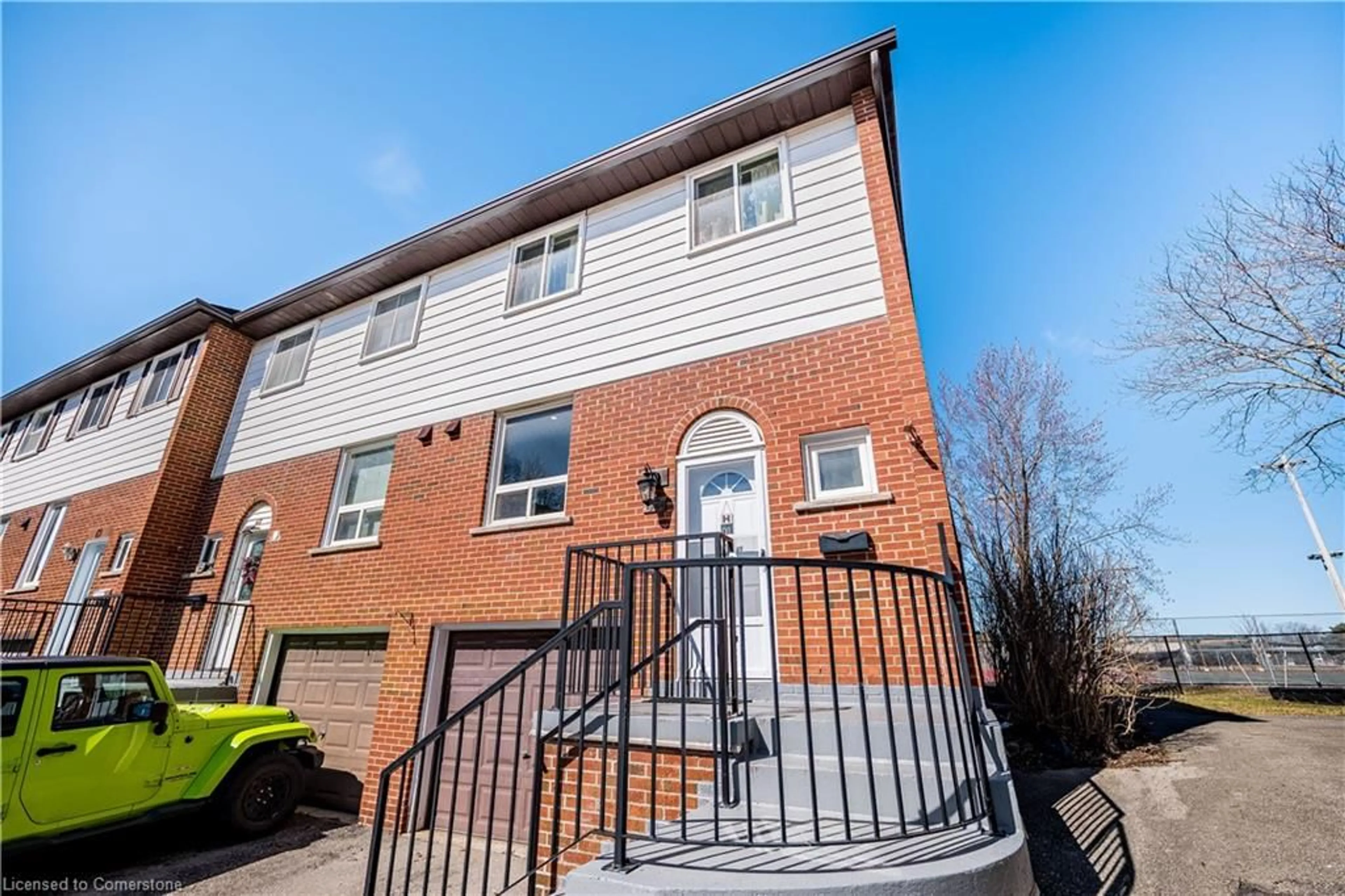 A pic from outside/outdoor area/front of a property/back of a property/a pic from drone, street for 2445 Homelands Dr #47, Mississauga Ontario L5K 2C6