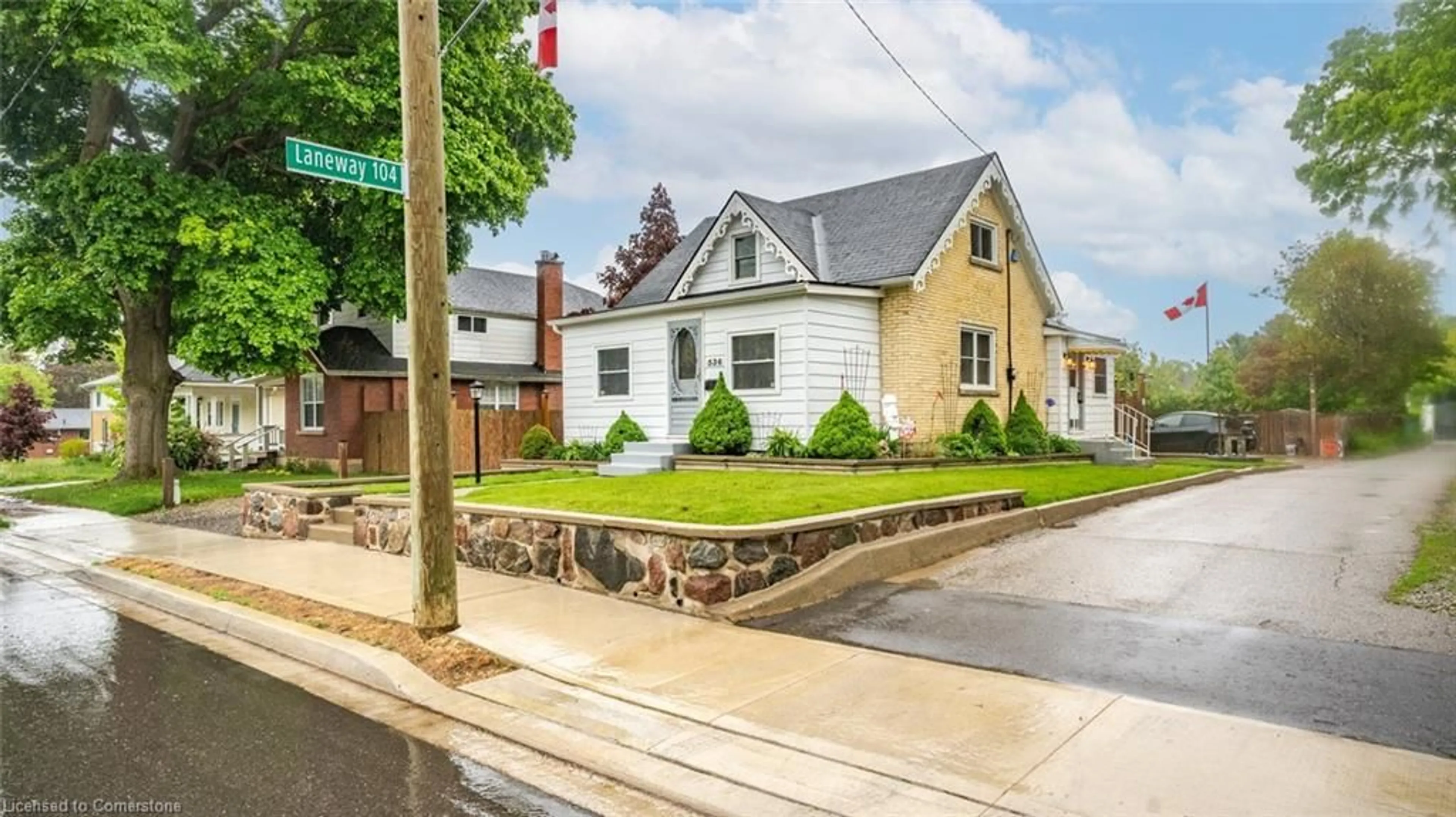 Unknown for 536 Church St, Cambridge Ontario N3H 1X5